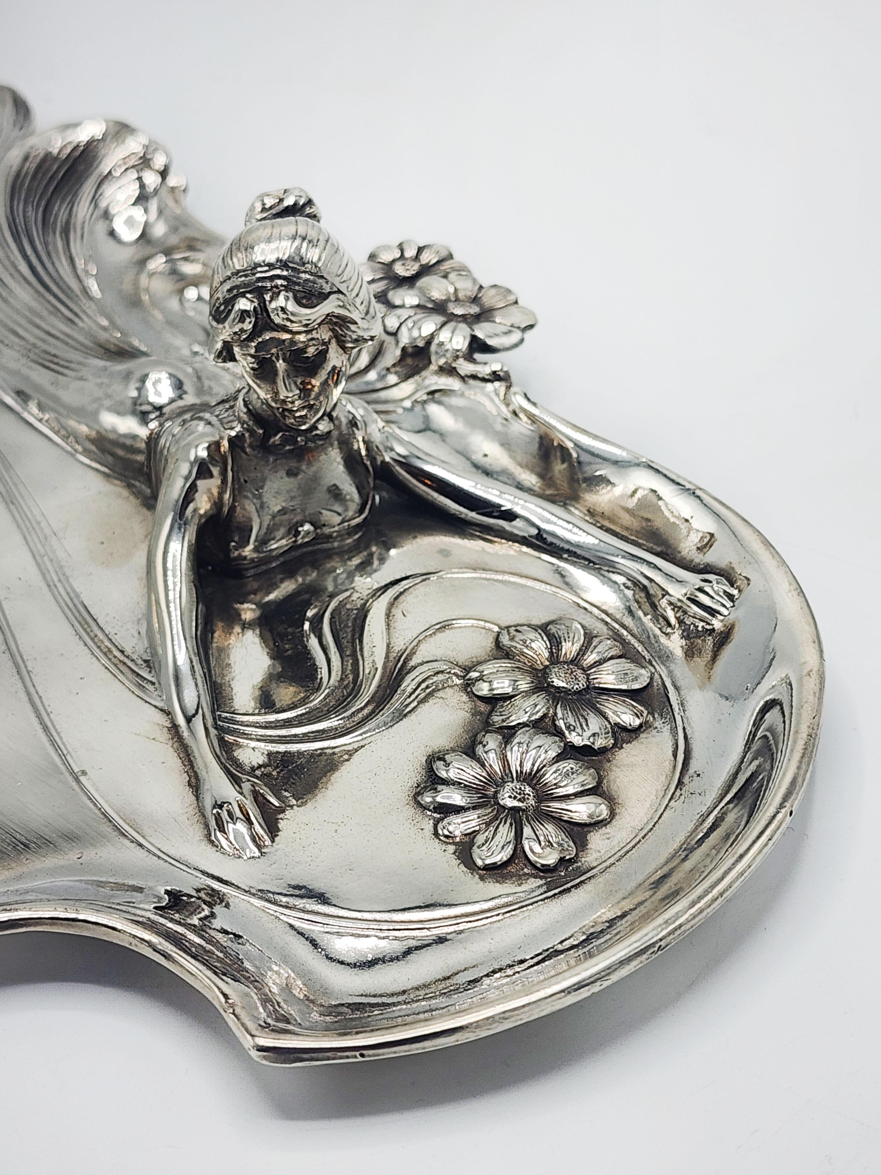 Jugendstil versilberter Metallabstreifer deutscher Herkunft (Art nouveau)