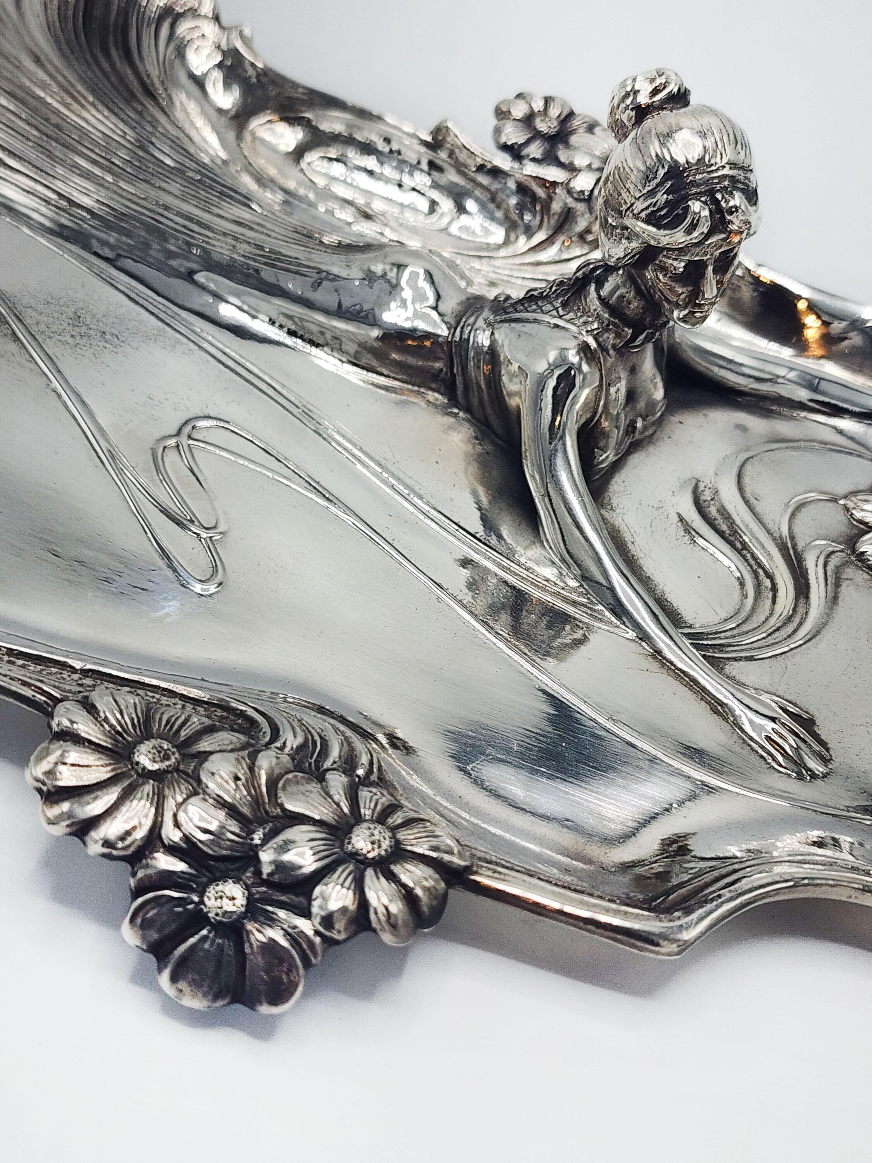 Jugendstil versilberter Metallabstreifer deutscher Herkunft (Handgefertigt)