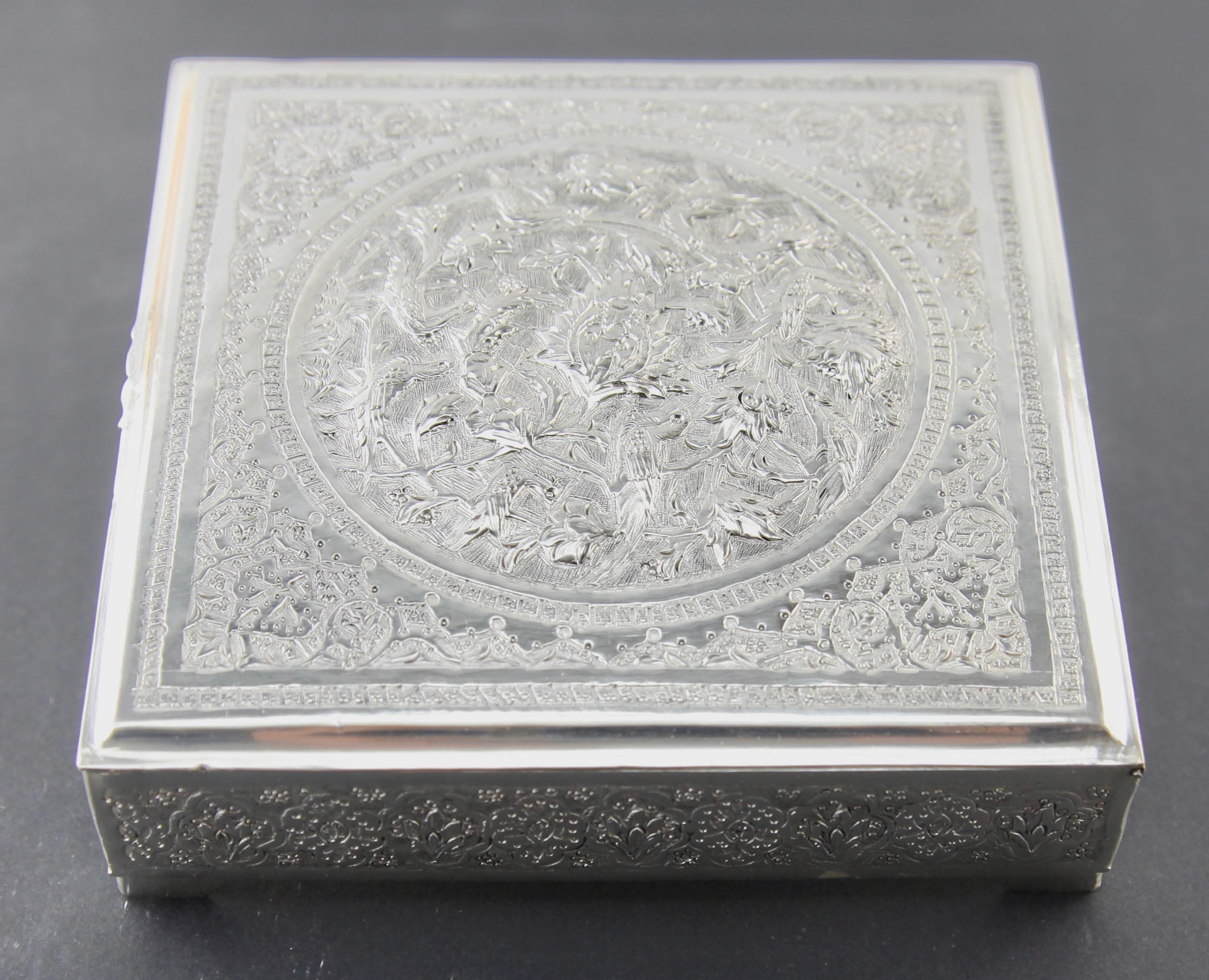 Art Nouveau Silver Plated Repousse Tobacco or Jewelry Box  For Sale 1