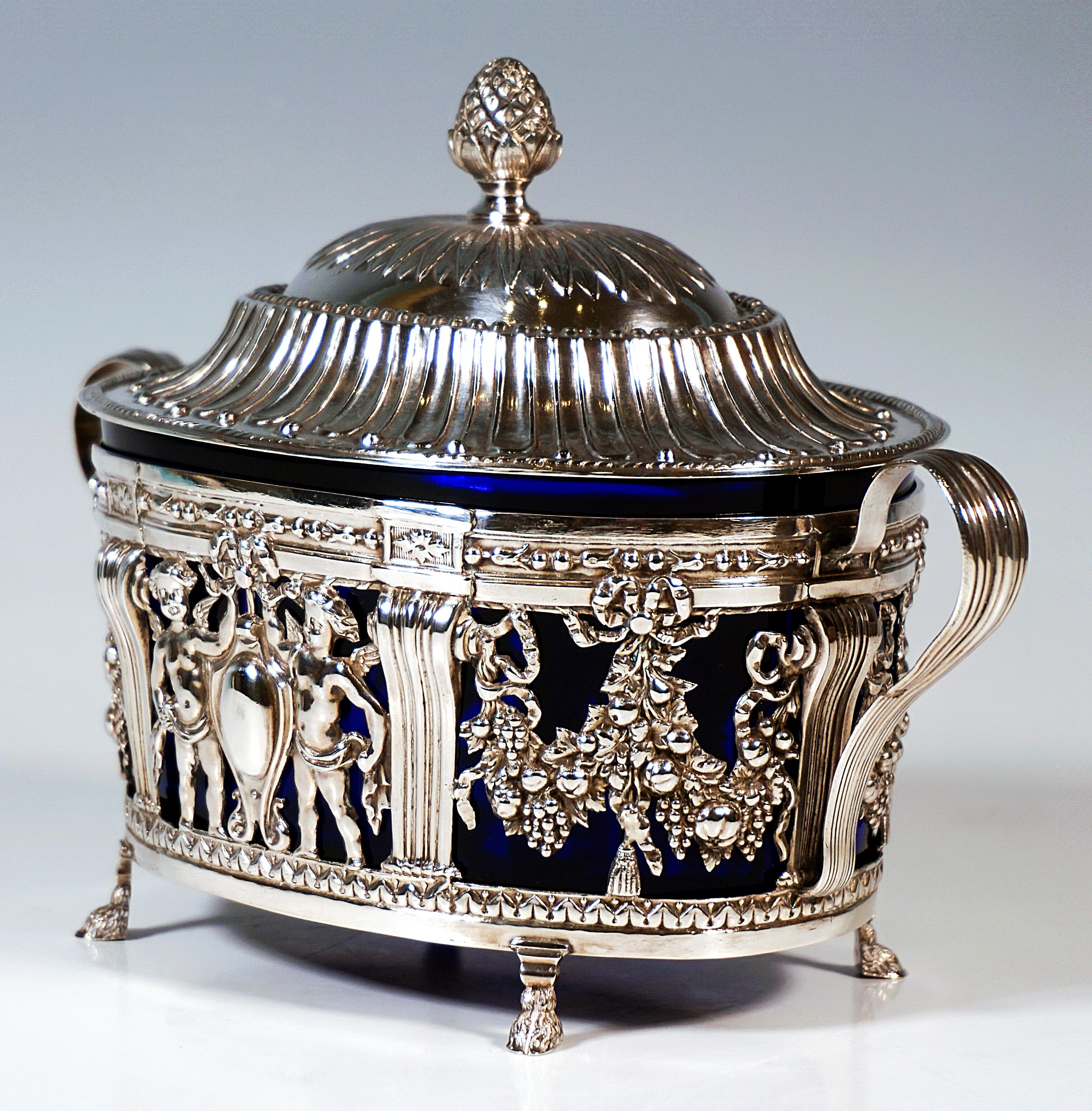 Art nouveau Sucrier Art Nouveau en argent avec couvercle en verre bleu, France, Circa 1900 en vente