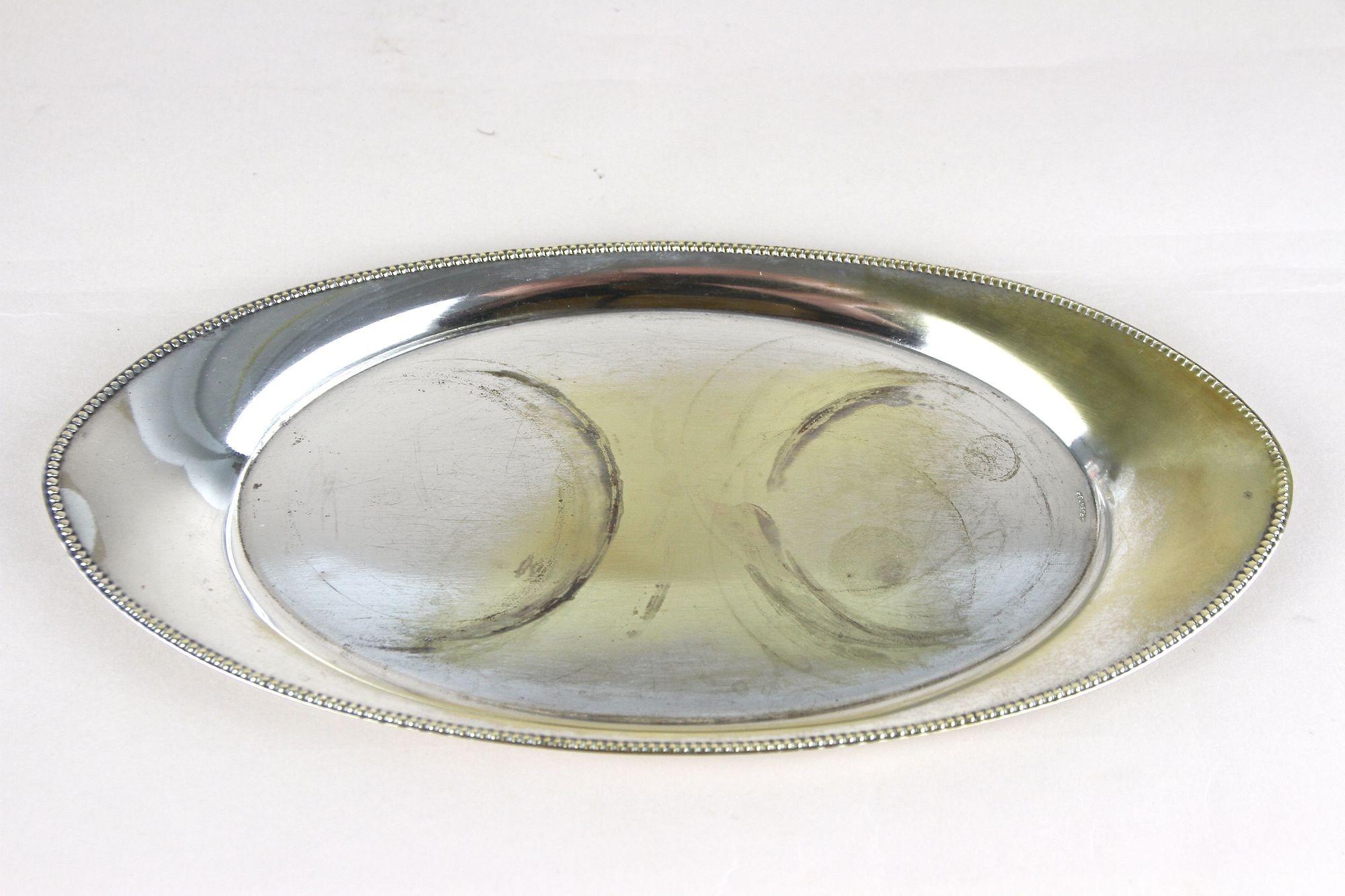 Copas Art Nouveau de latón plateado sobre bandeja de Argentor, Siglo XX, AT 1910 en venta 1