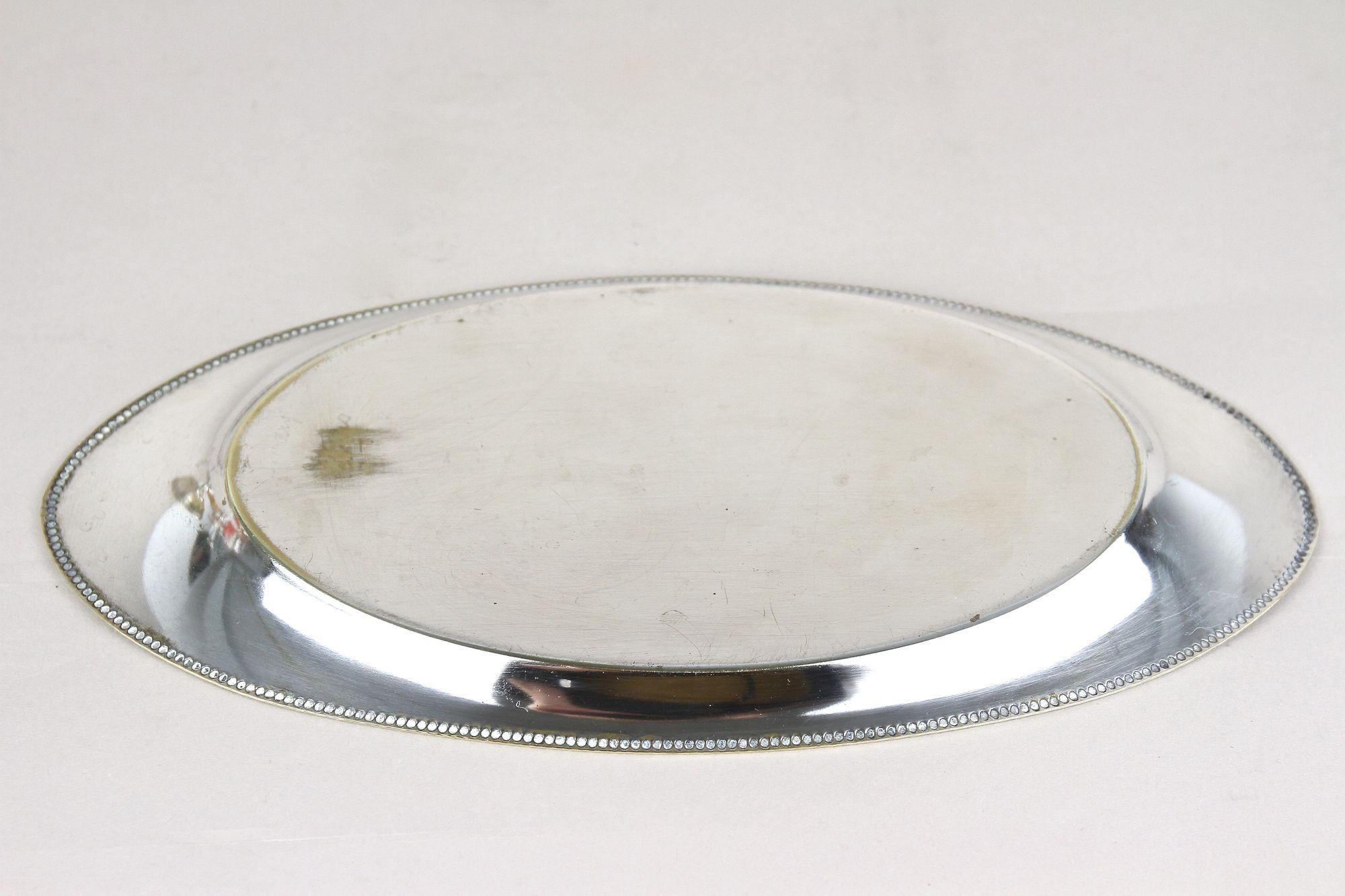 Copas Art Nouveau de latón plateado sobre bandeja de Argentor, Siglo XX, AT 1910 en venta 3