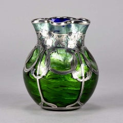 Vase en verre titane argenté Art Nouveau de Johann Loetz