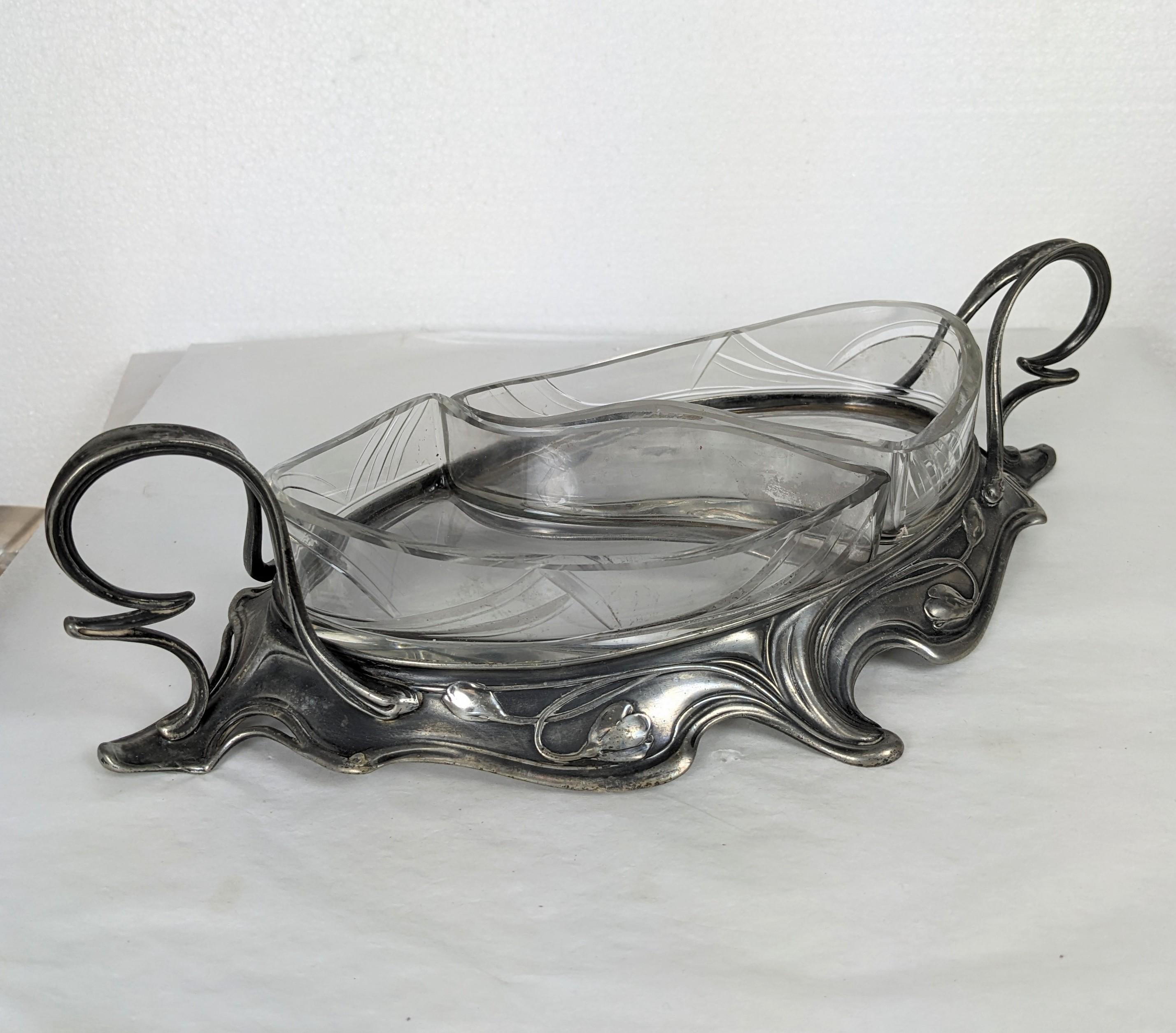 Art Nouveau Servierschale aus Silberblech im Zustand „Gut“ im Angebot in Riverdale, NY
