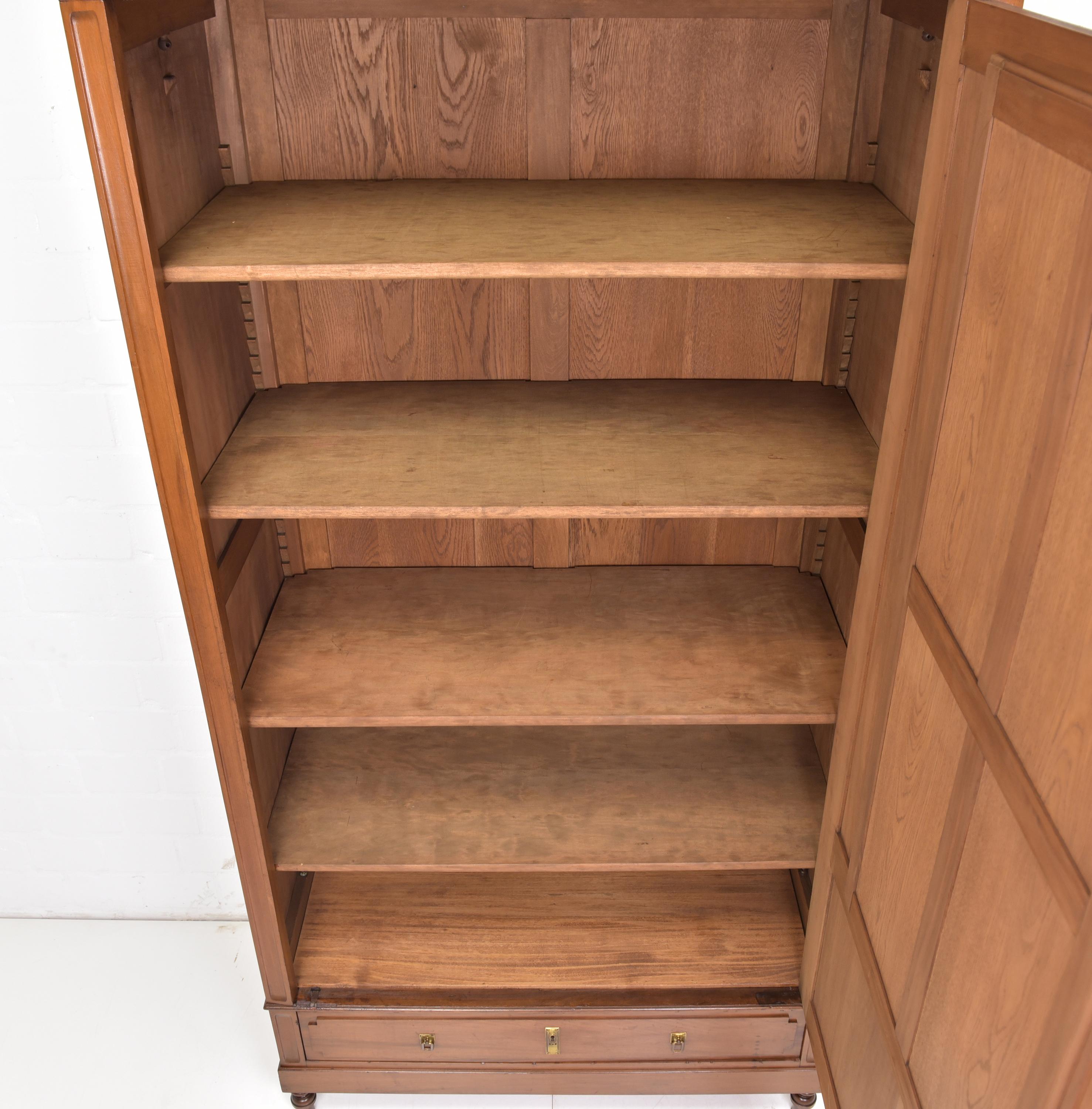 Eintüriger Jugendstil-Dielenschrank, 1910 im Zustand „Gut“ in Lüdinghausen, DE
