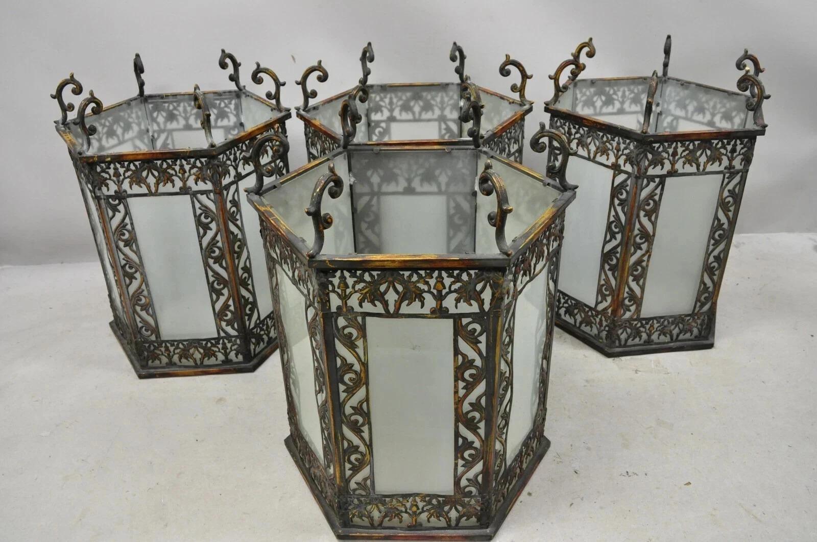 Lampadario a sospensione in vetro scoria esagonale in metallo dorato Art Nouveau in vendita 4