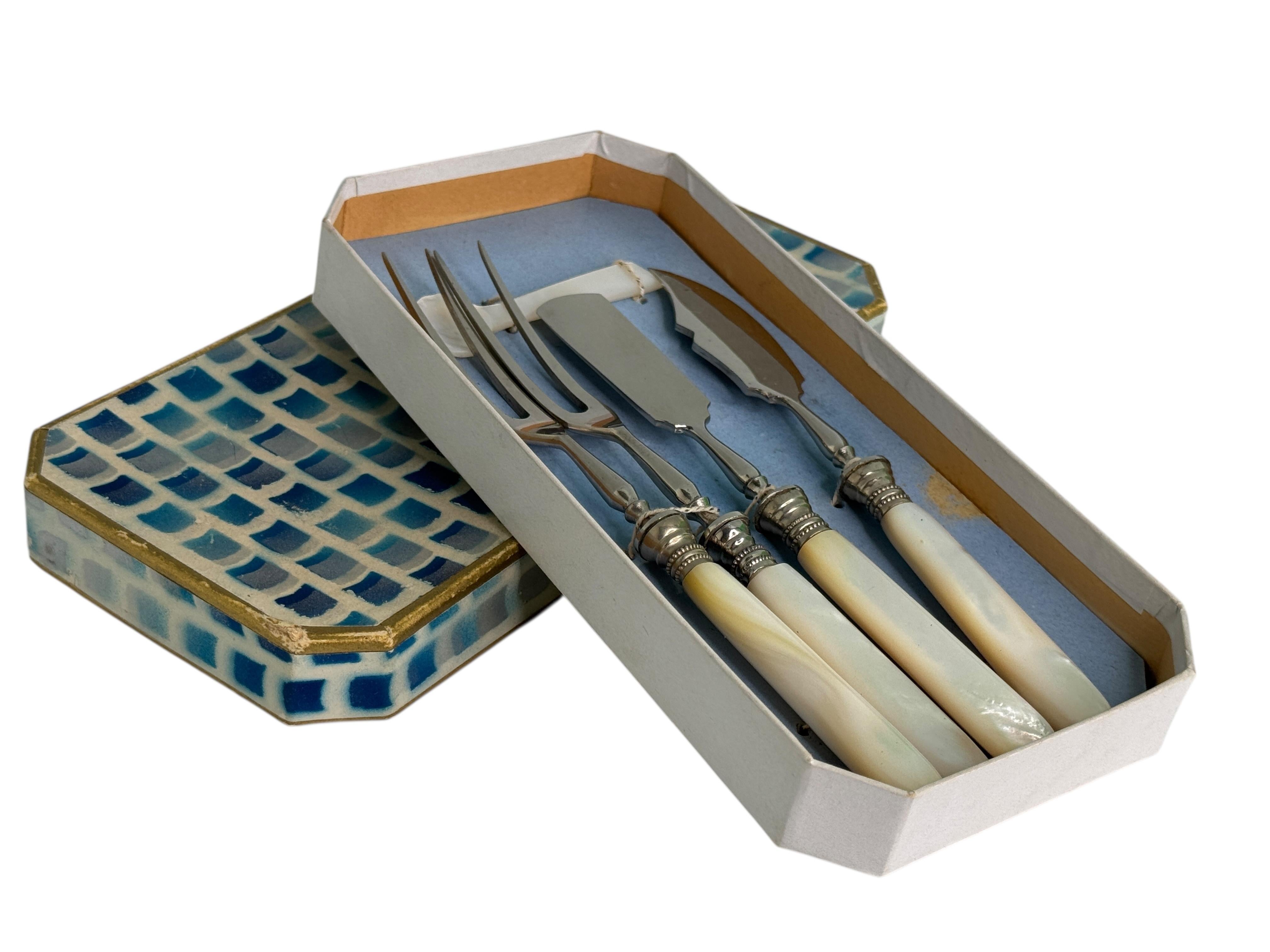 Art Nouveau Small Breakfast Utensils Meat Fork, Butter Knife, Spoon German 1920s (Frühes 20. Jahrhundert) im Angebot