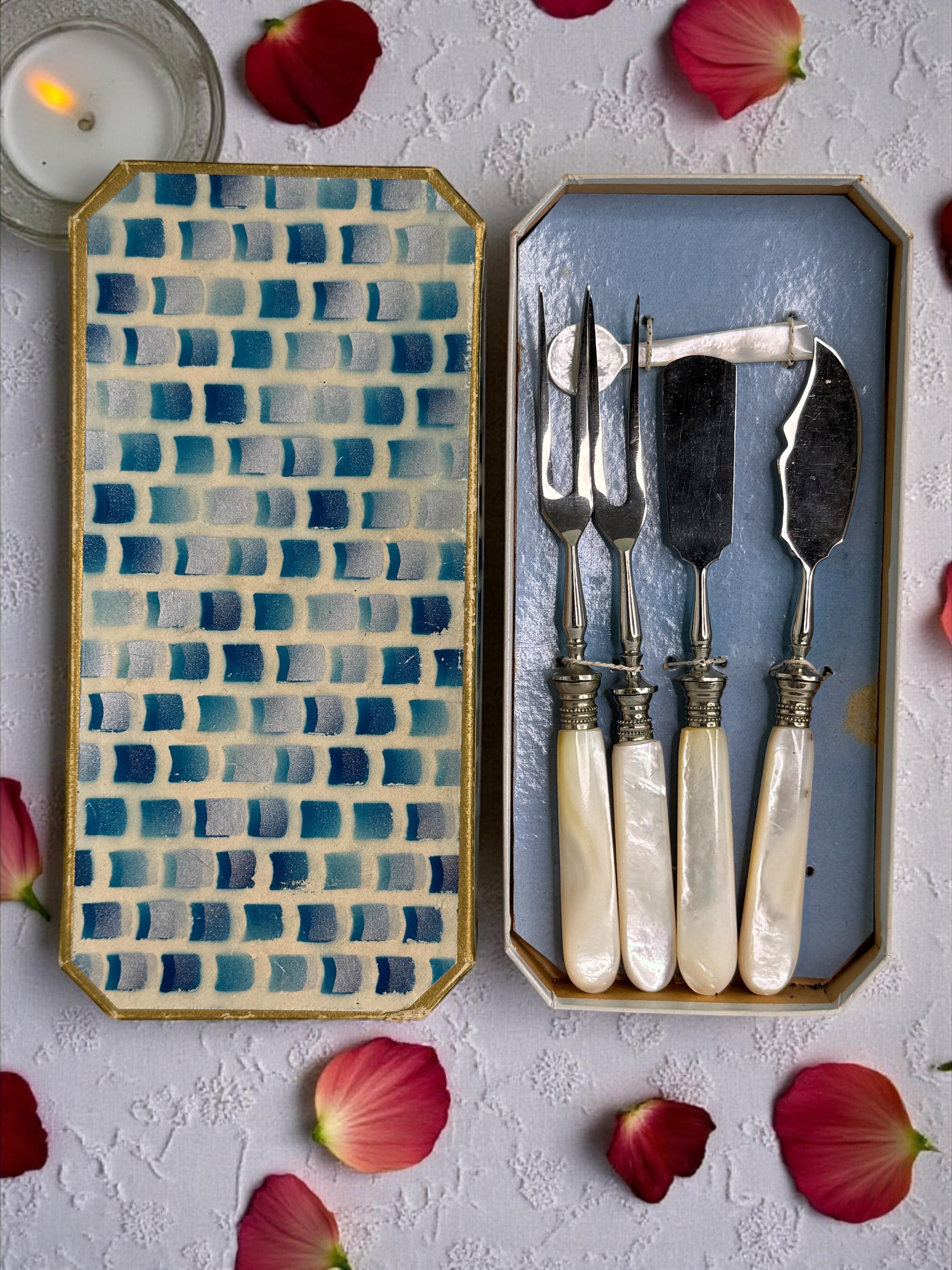 Art Nouveau Small Breakfast Utensils Meat Fork, Butter Knife, Spoon German 1920s (Edelstahl) im Angebot