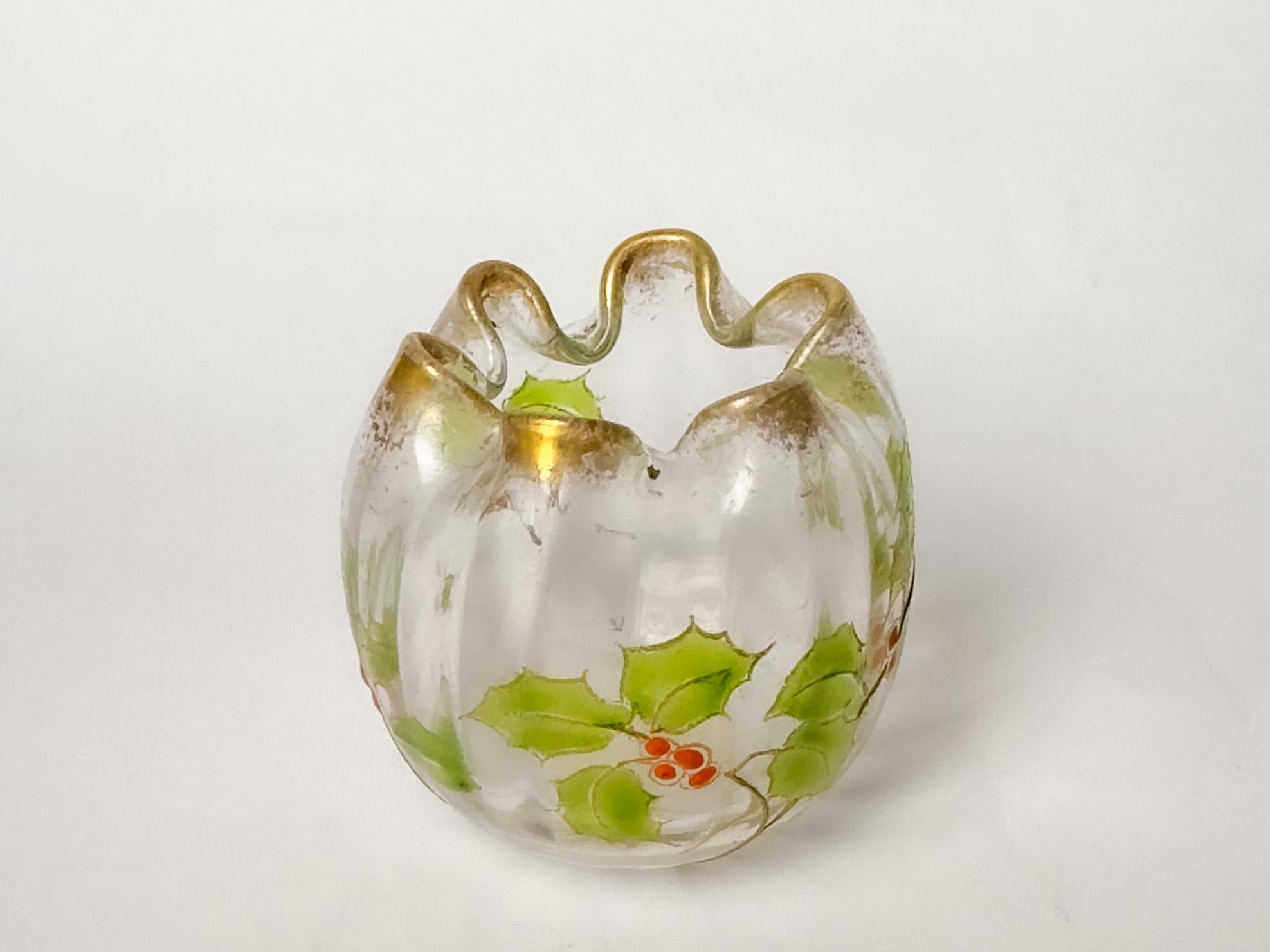 Francese Vaso a bulbo in vetro Art Nouveau Small di Legras in vendita