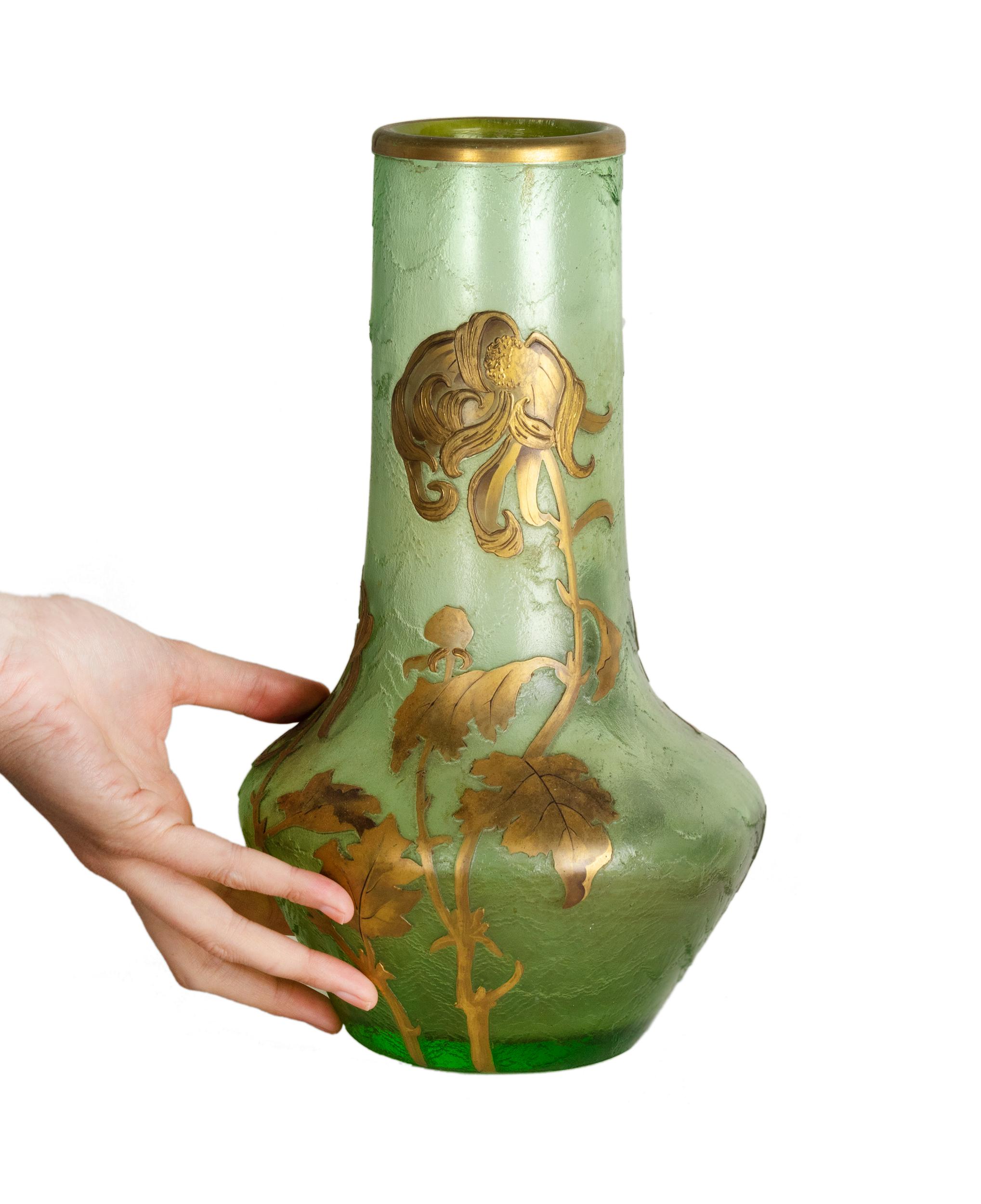 Vaso in vetro verde morbido Art Nouveau, Mont Joye, Francia, 1880-1900 in vendita 1