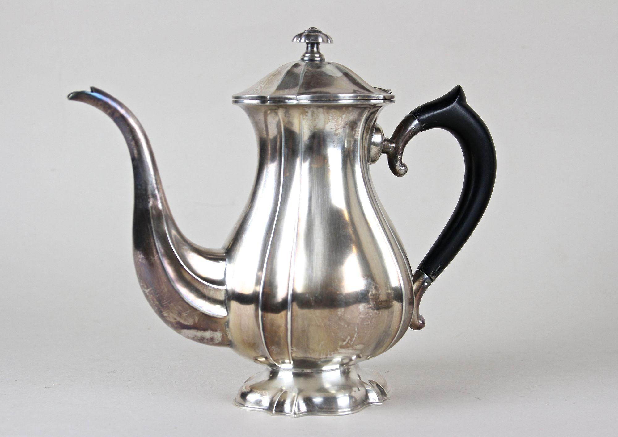 Art Nouveau Solid Silver Coffee/ Tea Service With Silverplate, Austria ca. 1900 In Good Condition For Sale In Lichtenberg, AT