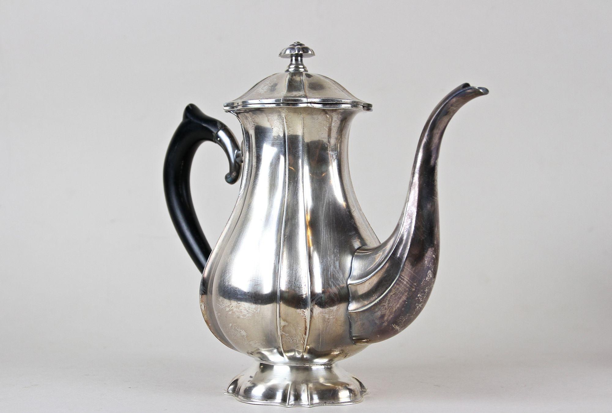 20th Century Art Nouveau Solid Silver Coffee/ Tea Service With Silverplate, Austria ca. 1900 For Sale