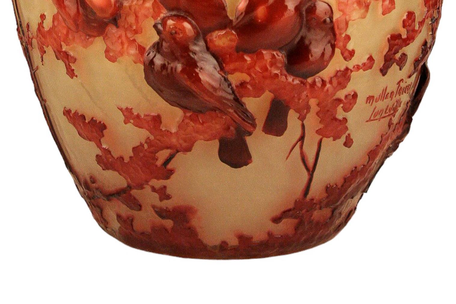 Art Nouveau Soufflé Glass Vase with Birds by Muller Frères Lunéville, France For Sale 1
