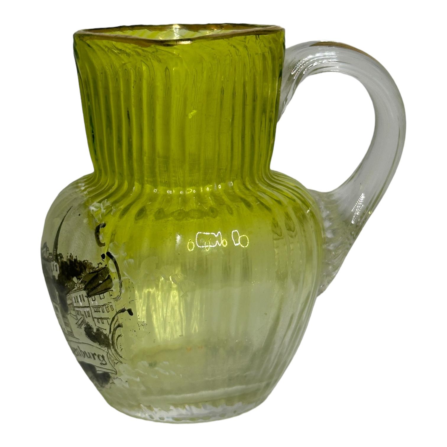 Jugendstil- Souvenir-Glas Milchkännchen- oder Kleine Vase Antik, deutsches Glaswaren (Deutsch) im Angebot