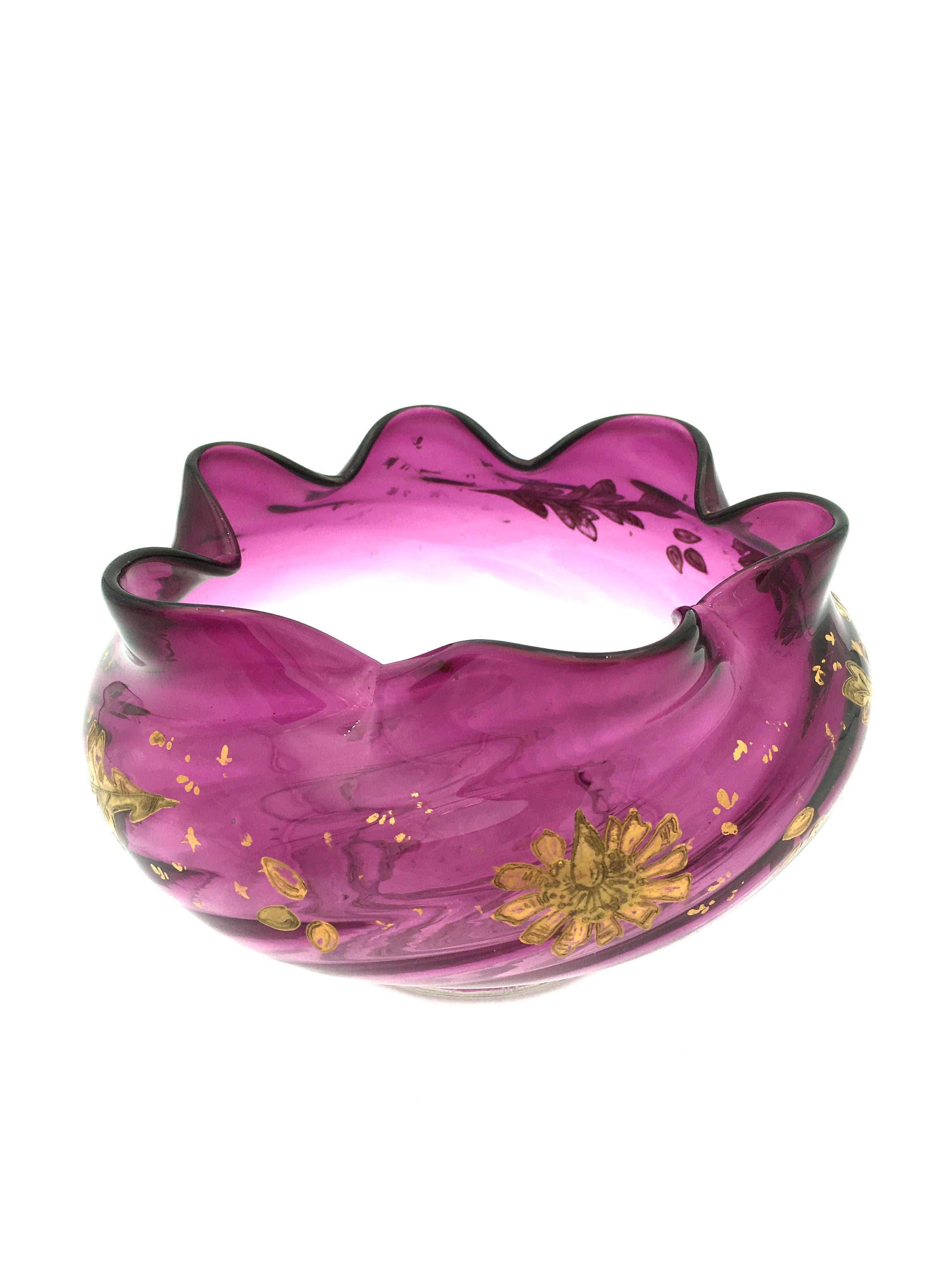 French Art Nouveau Spiral Purple Crystal Bowl, circa 1900