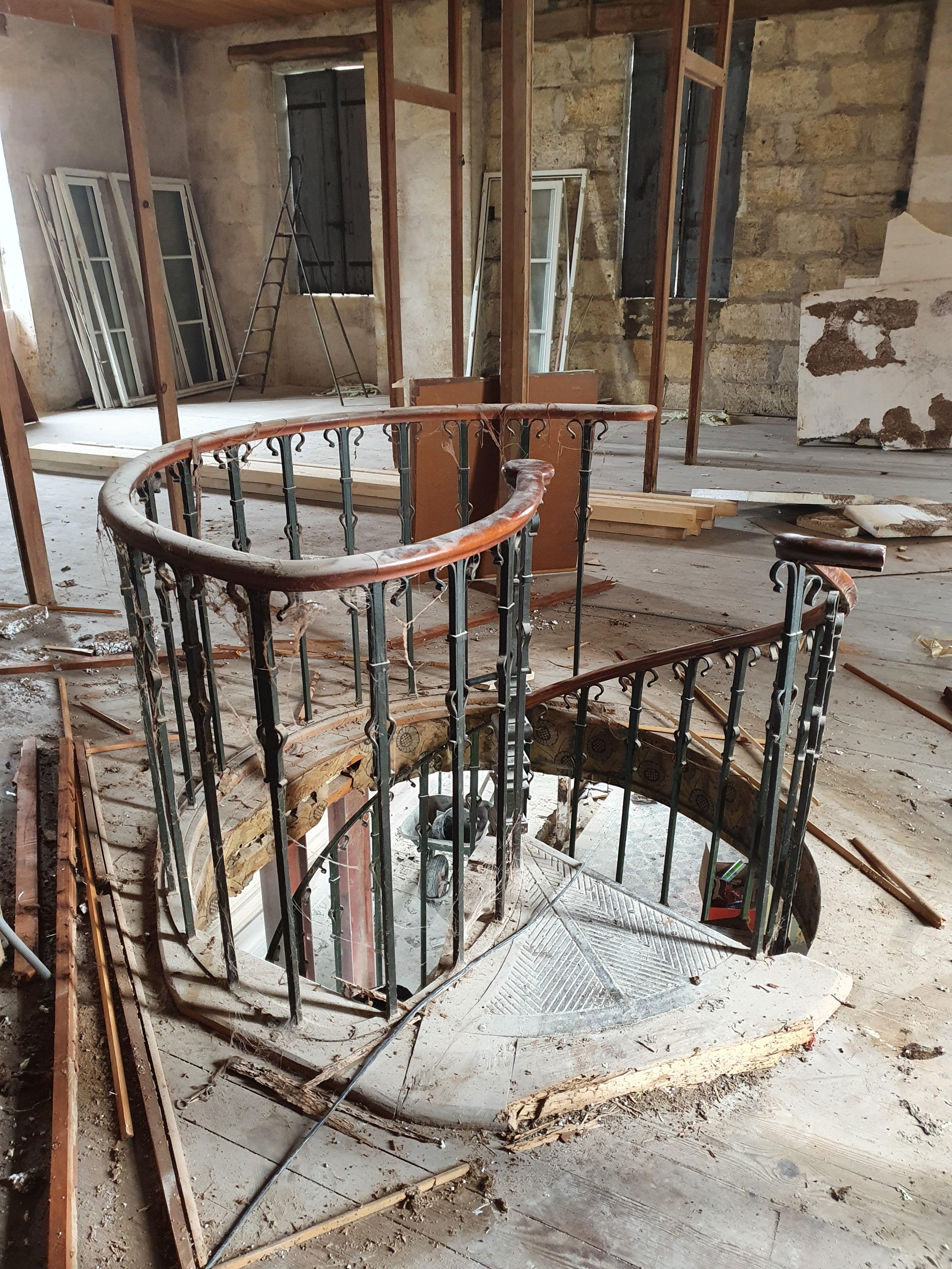 Art Nouveau Spiral Staircase in Cast Iron and Wrought Iron 6