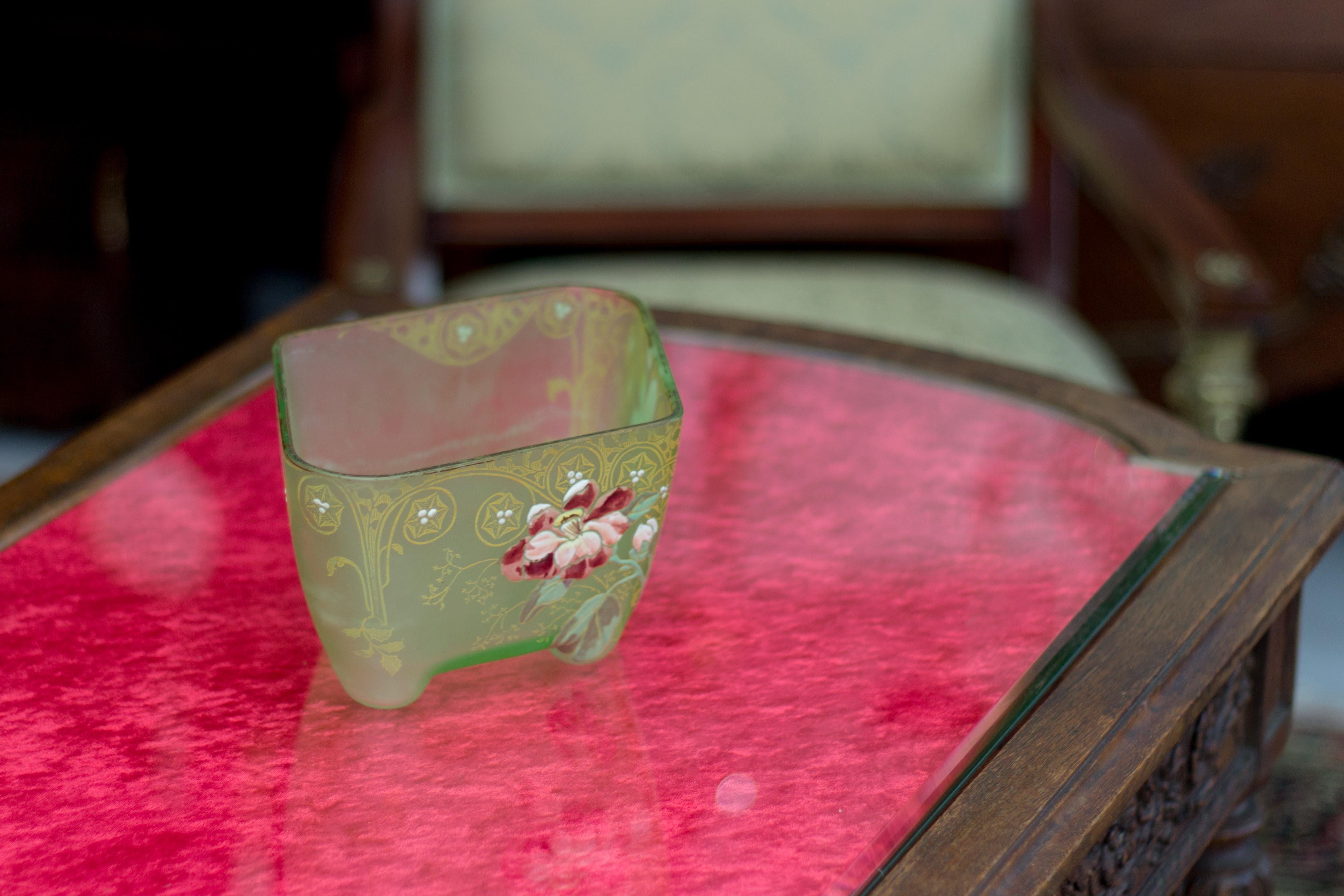 Art Nouveau Square Glass Bowl with Flowers and Ornaments 4