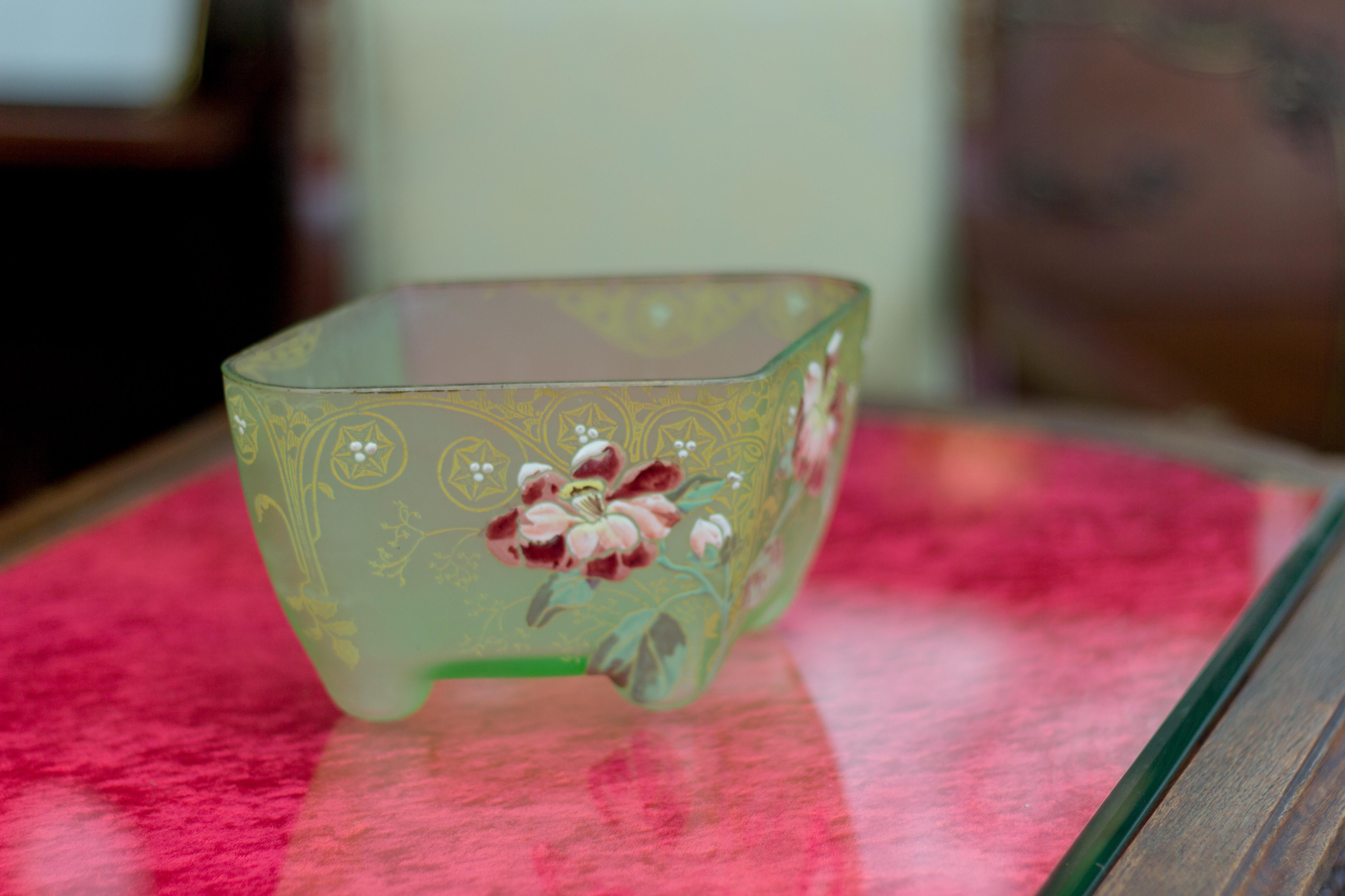 Art Nouveau Square Glass Bowl with Flowers and Ornaments 5