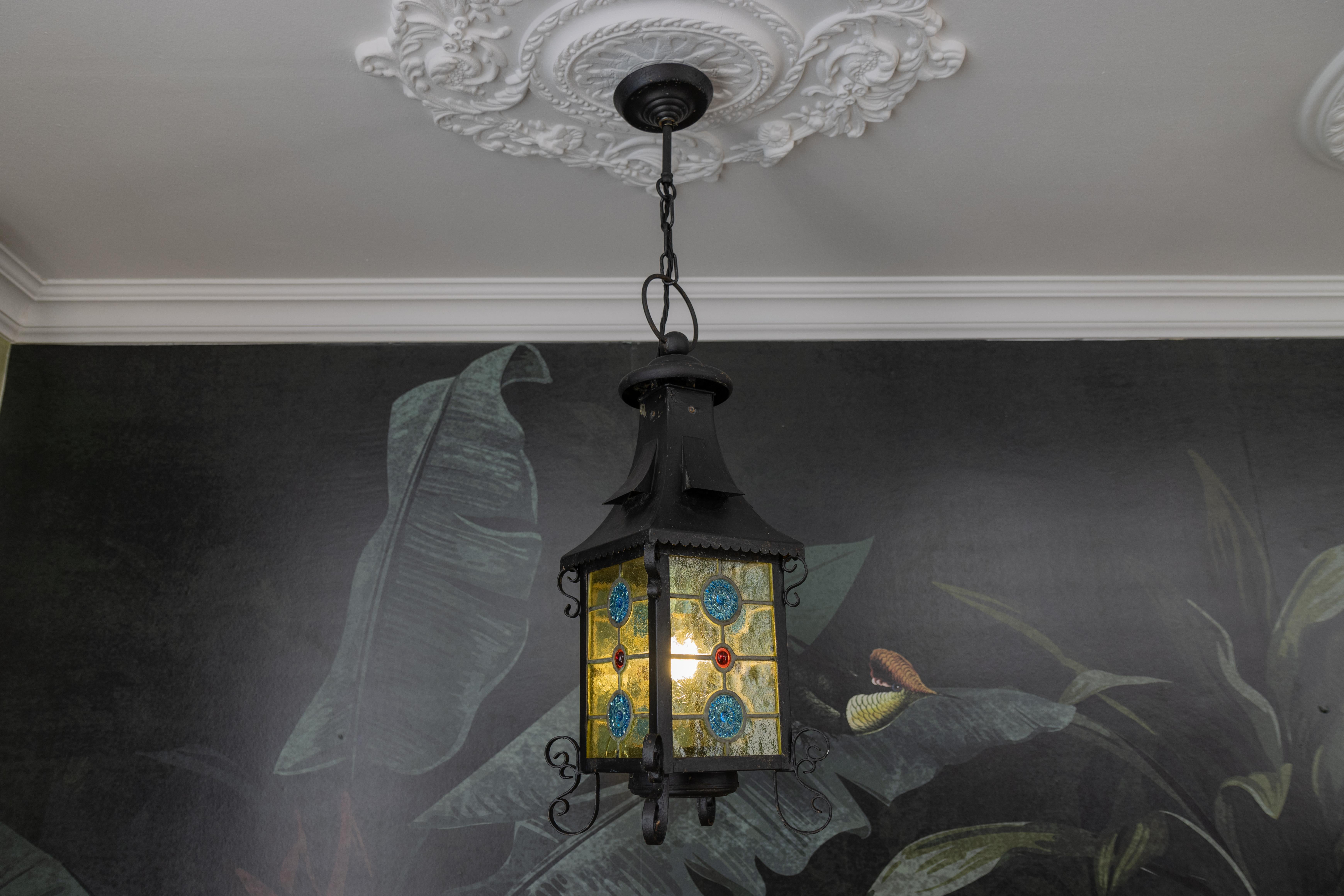 Lanterna a sospensione in vetro colorato e metallo in stile Art Nouveau, Germania, circa 1920 in vendita 5