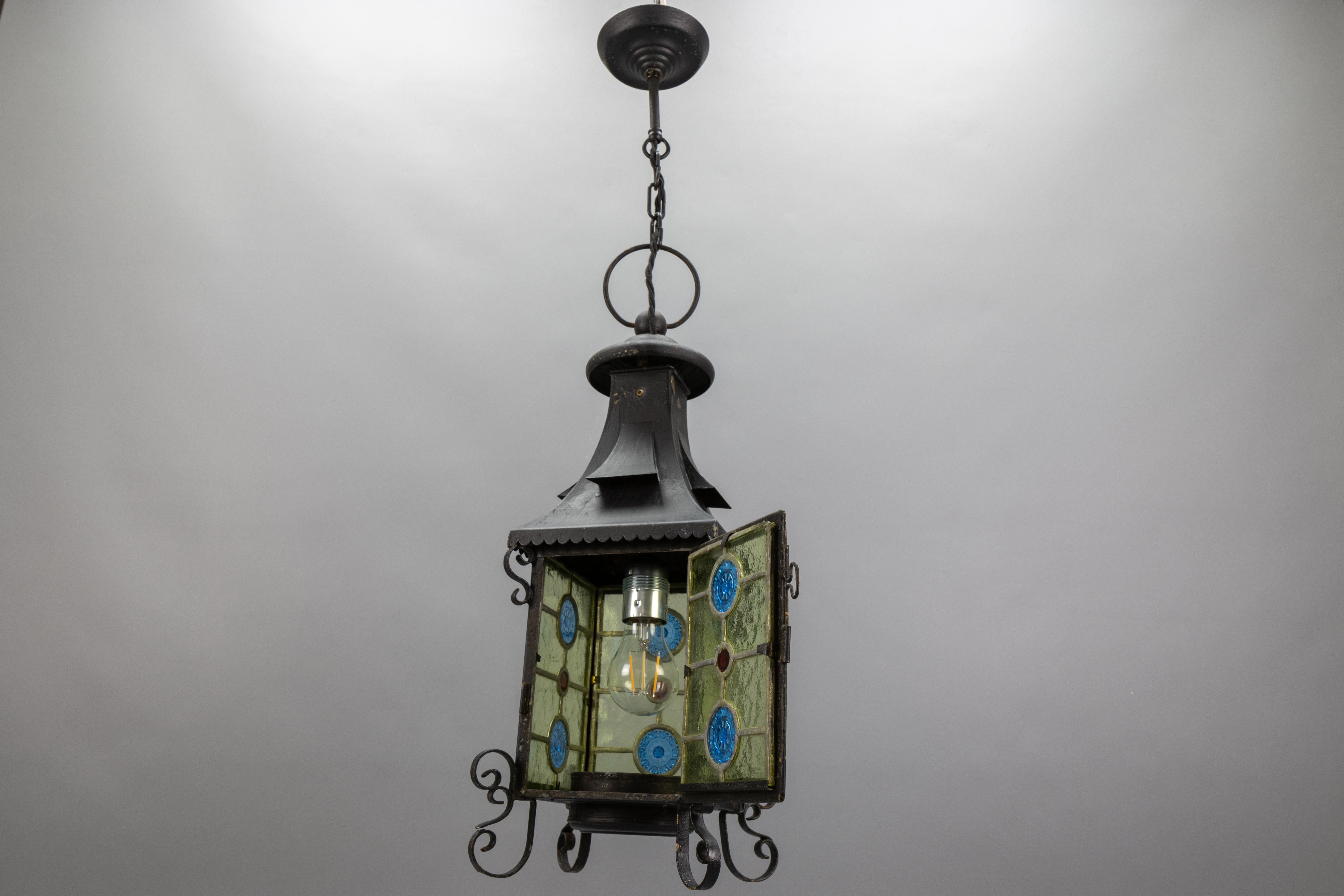 Lanterna a sospensione in vetro colorato e metallo in stile Art Nouveau, Germania, circa 1920 in vendita 11