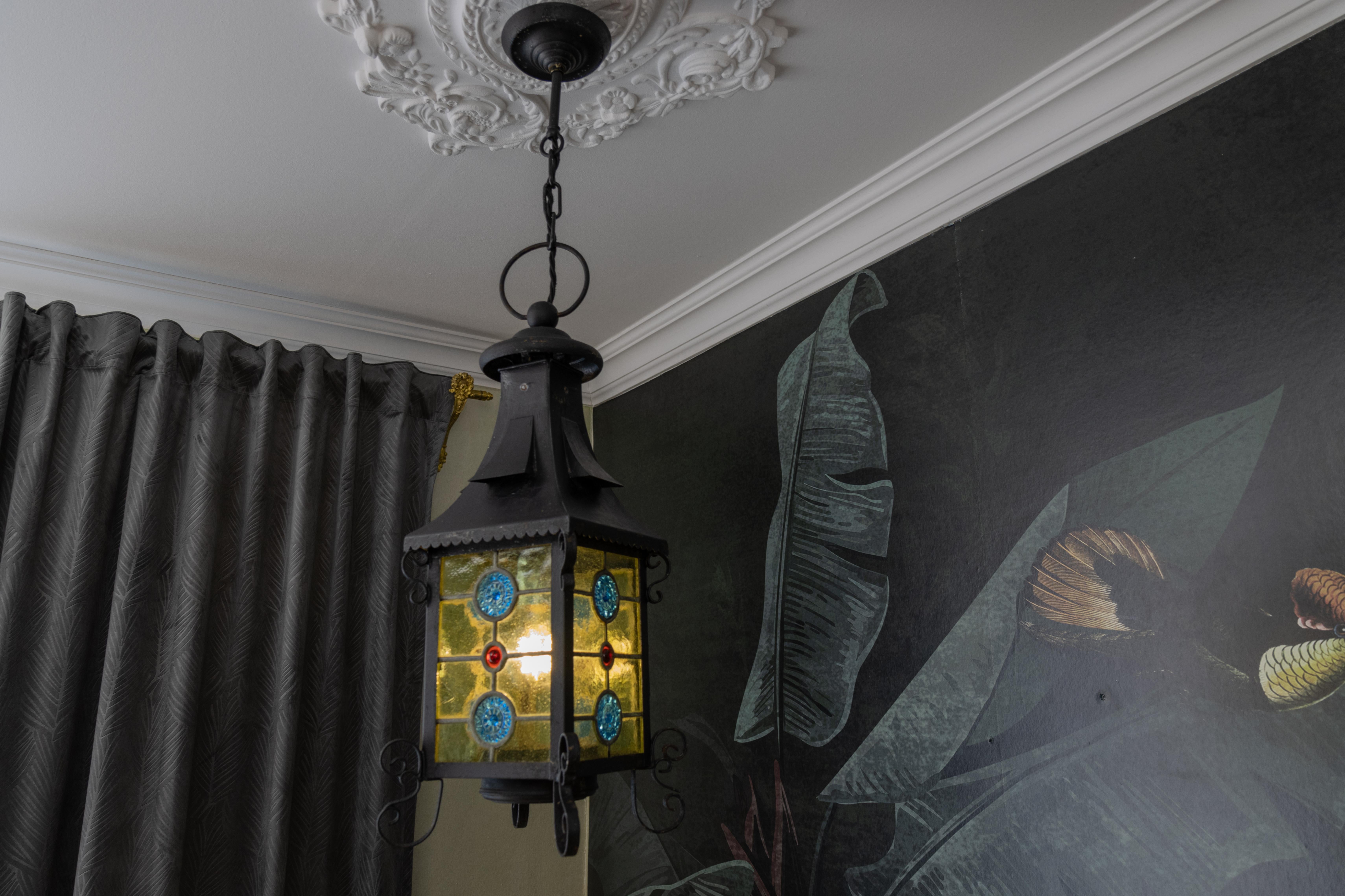 Lanterna a sospensione in vetro colorato e metallo in stile Art Nouveau, Germania, circa 1920 in vendita 1