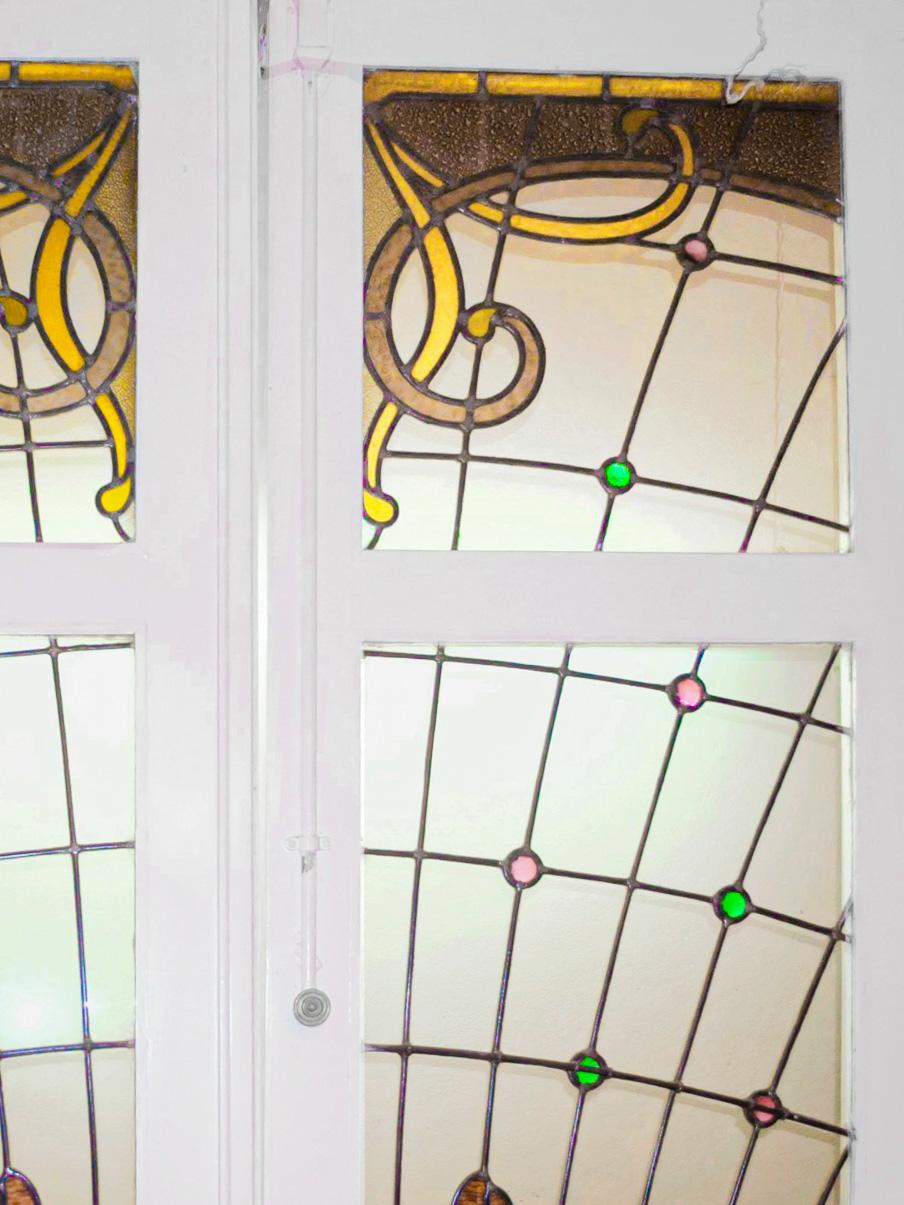 Realizzato con acquaforte Porte con pannello in vetro colorato in stile Art Nouveau in vendita