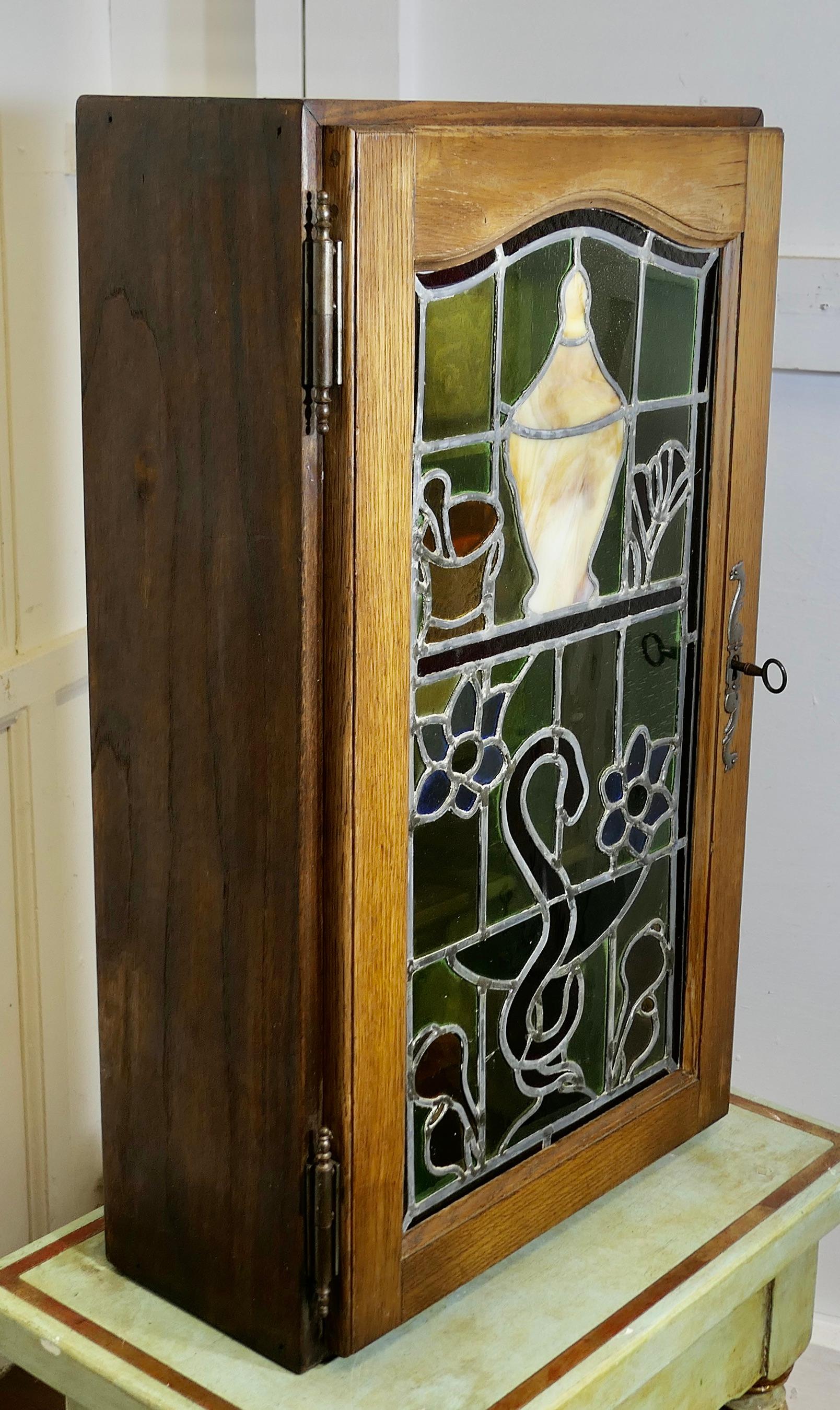Armoire de pharmacie ou de salle de bains Art Nouveau 1