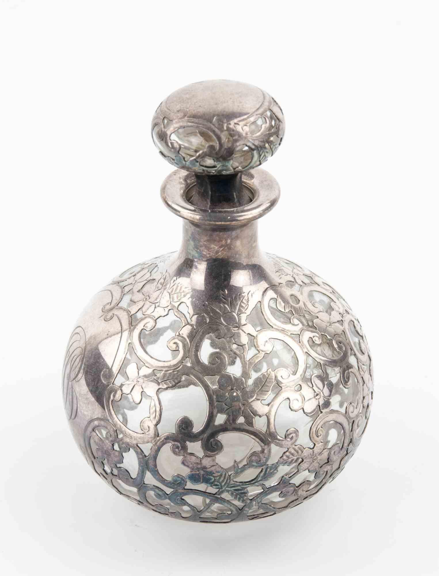Art Nouveau Sterling Overlay Glass Bottle, Early 20th Century In Good Condition For Sale In Roma, IT