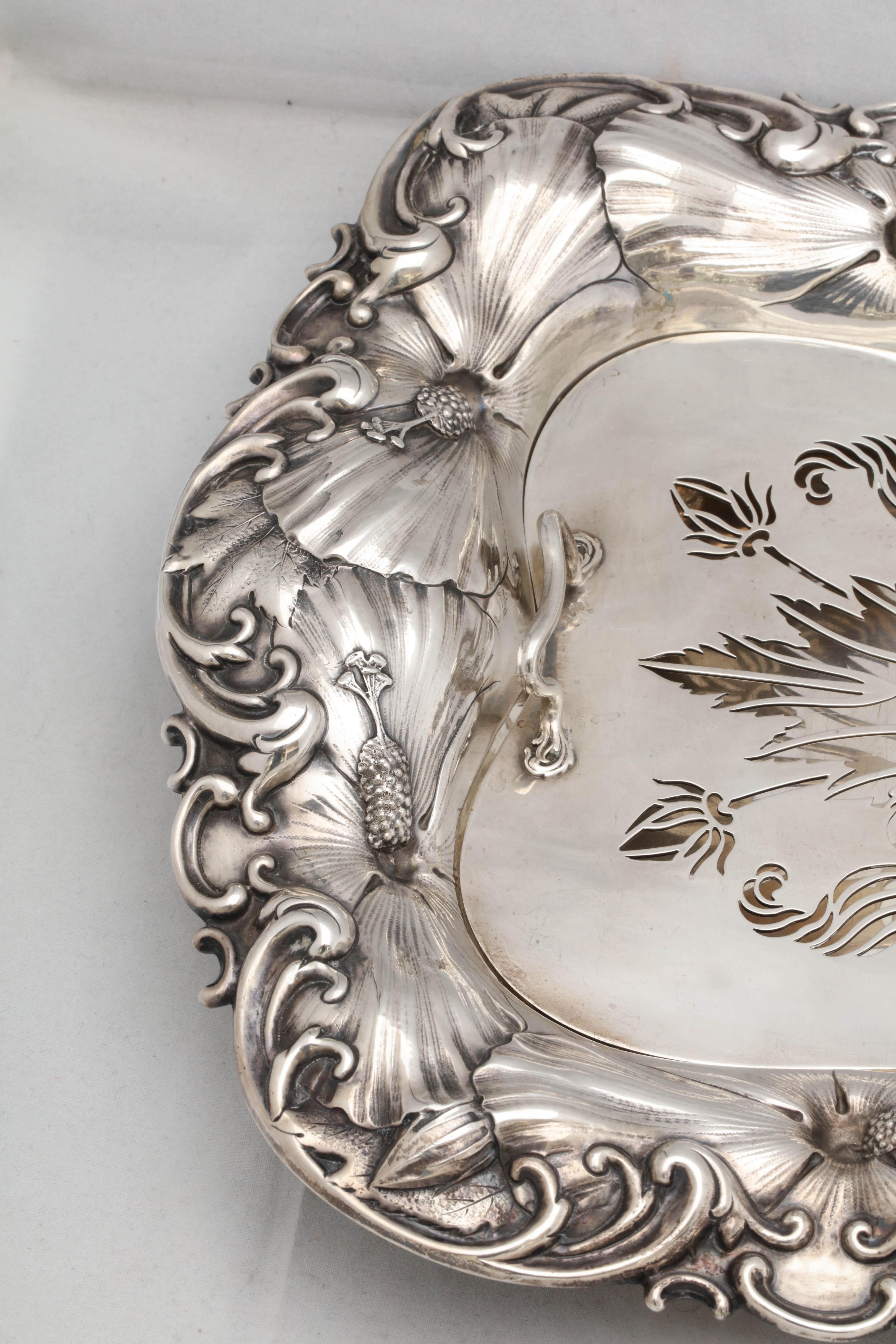 Art Nouveau Sterling Silver Asparagus Dish with Matching Sterling Silver Liner In Excellent Condition In New York, NY