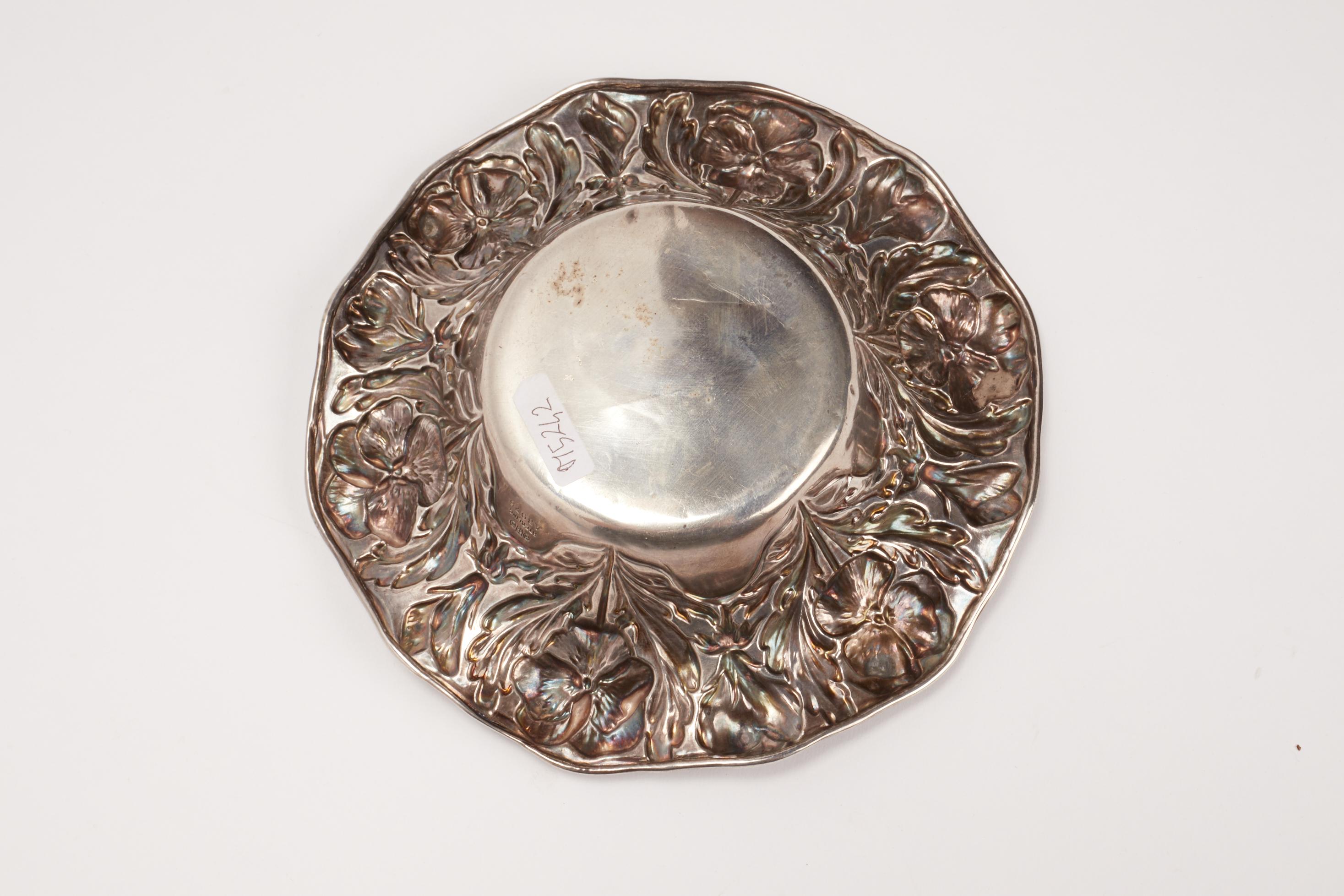 Art nouveau sterling silver bowl, United States circa 1890.  In Good Condition For Sale In Milan, IT