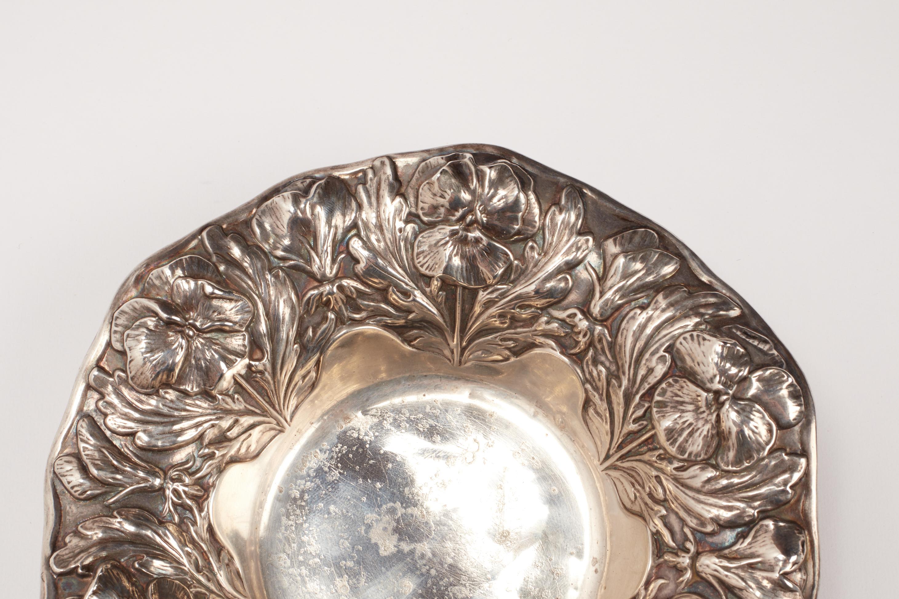 19th Century Art nouveau sterling silver bowl, United States circa 1890.  For Sale