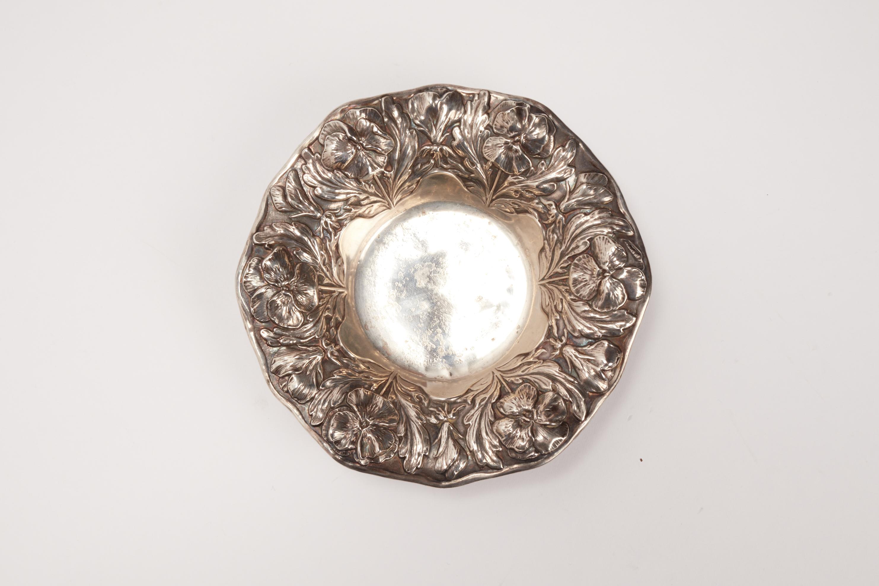 Sterling Silver Art nouveau sterling silver bowl, United States circa 1890.  For Sale