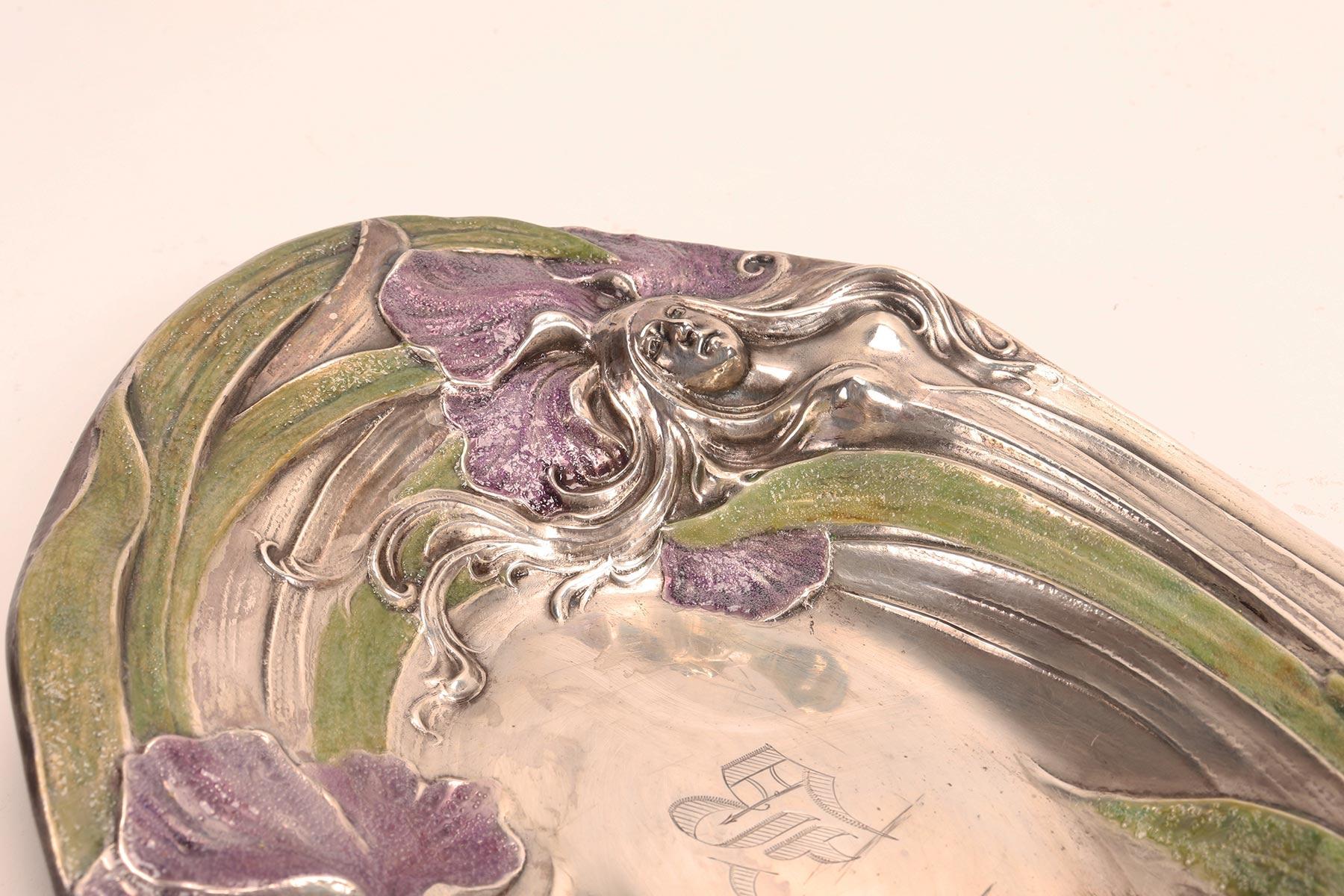 Ciotola in argento smaltato Art nouveau, Stati Uniti, fine del XIX secolo. In condizioni buone in vendita a Milan, IT