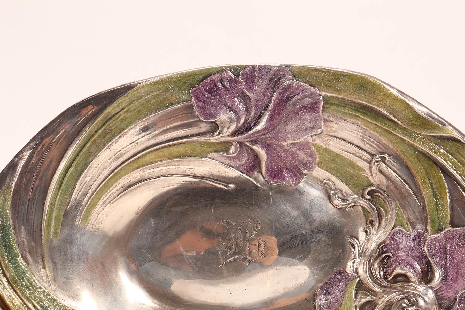 Argento Ciotola in argento smaltato Art nouveau, Stati Uniti, fine del XIX secolo. in vendita