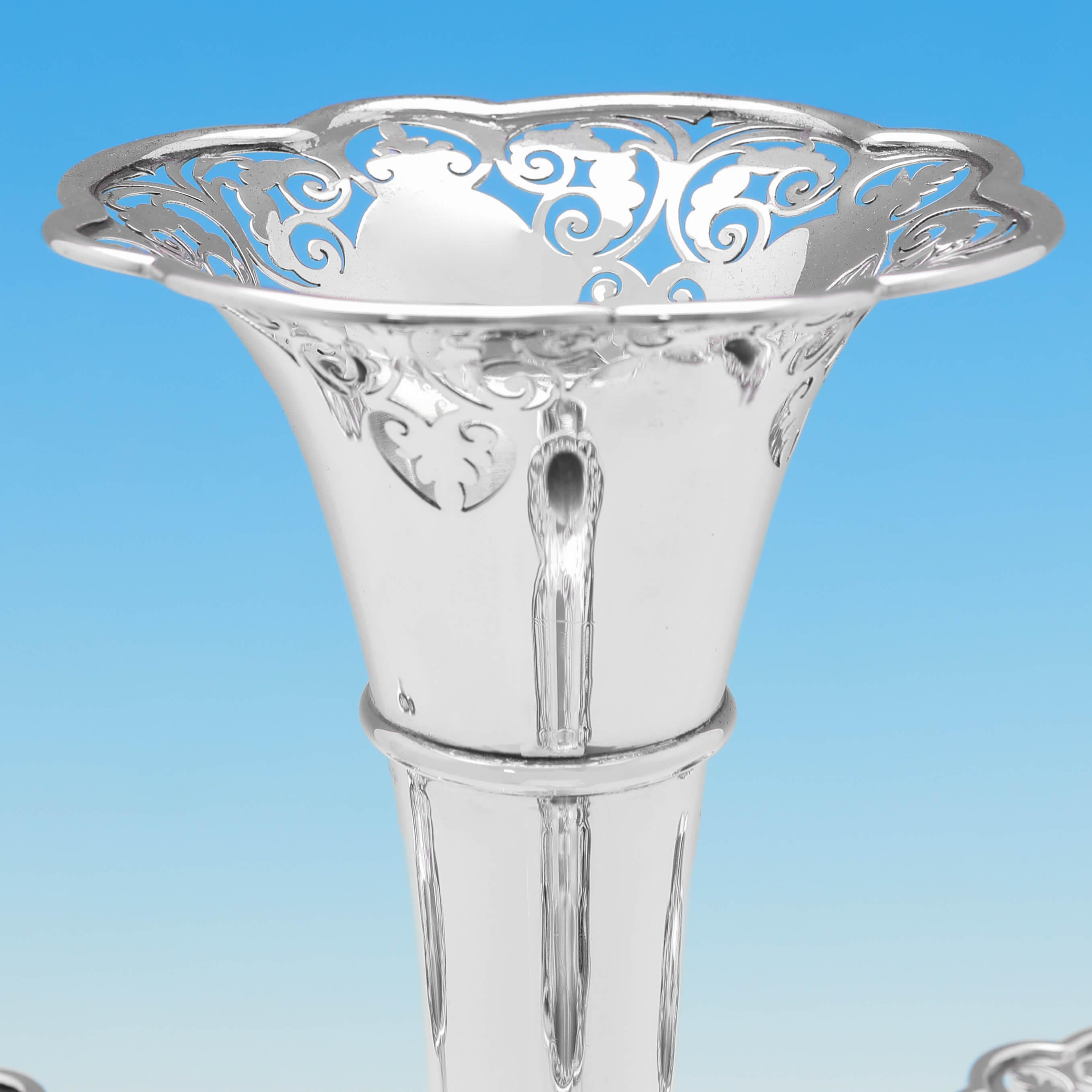 English Art Nouveau Sterling Silver Epergne / Centrepiece Vase, Birmingham, 1907 For Sale