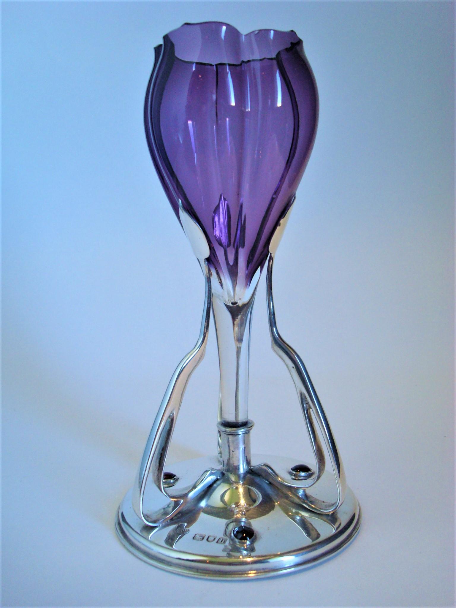 Art Nouveau Sterling Silver Flower Vase, William Hutton & Sons, c. 1903 In Good Condition For Sale In Buenos Aires, Olivos
