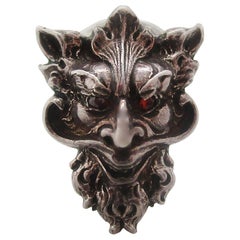 Épingle de revers Art Nouveau en argent sterling grenat Diable Méphistophélès