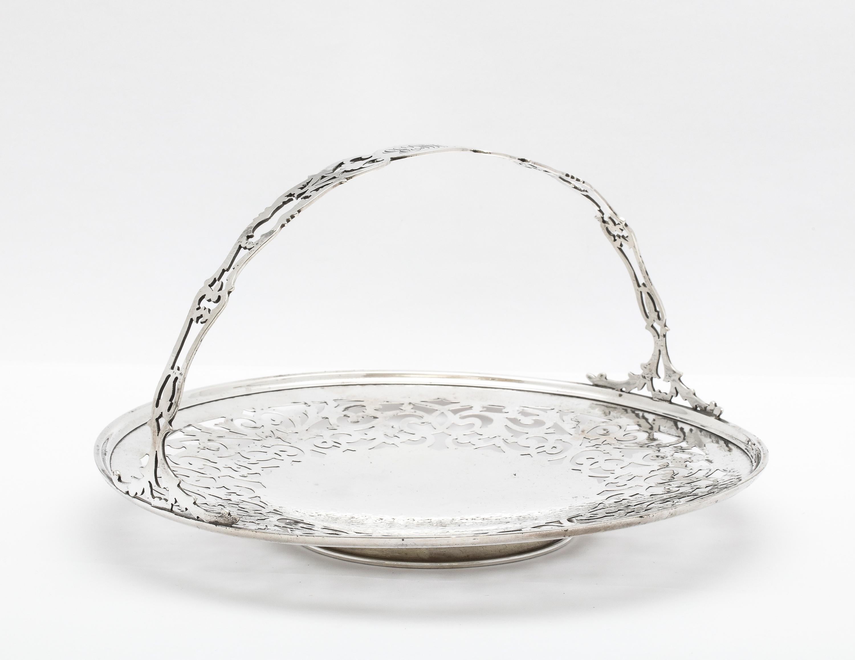 Art Nouveau Sterling Silver Pedestal Based Pierced Cake/Cookie Basket/Platter For Sale 7