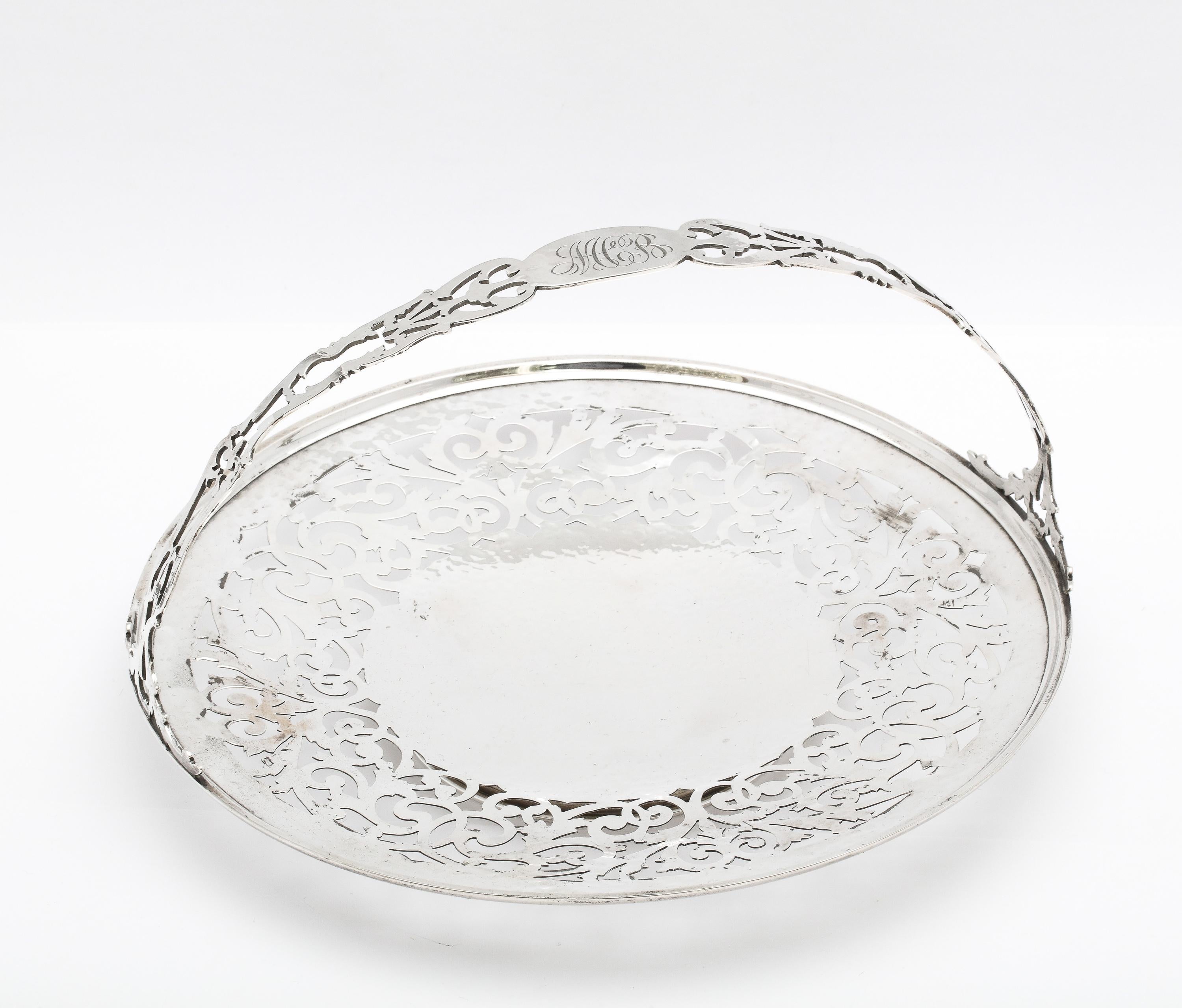Art Nouveau Sterling Silver Pedestal Based Pierced Cake/Cookie Basket/Platter For Sale 10
