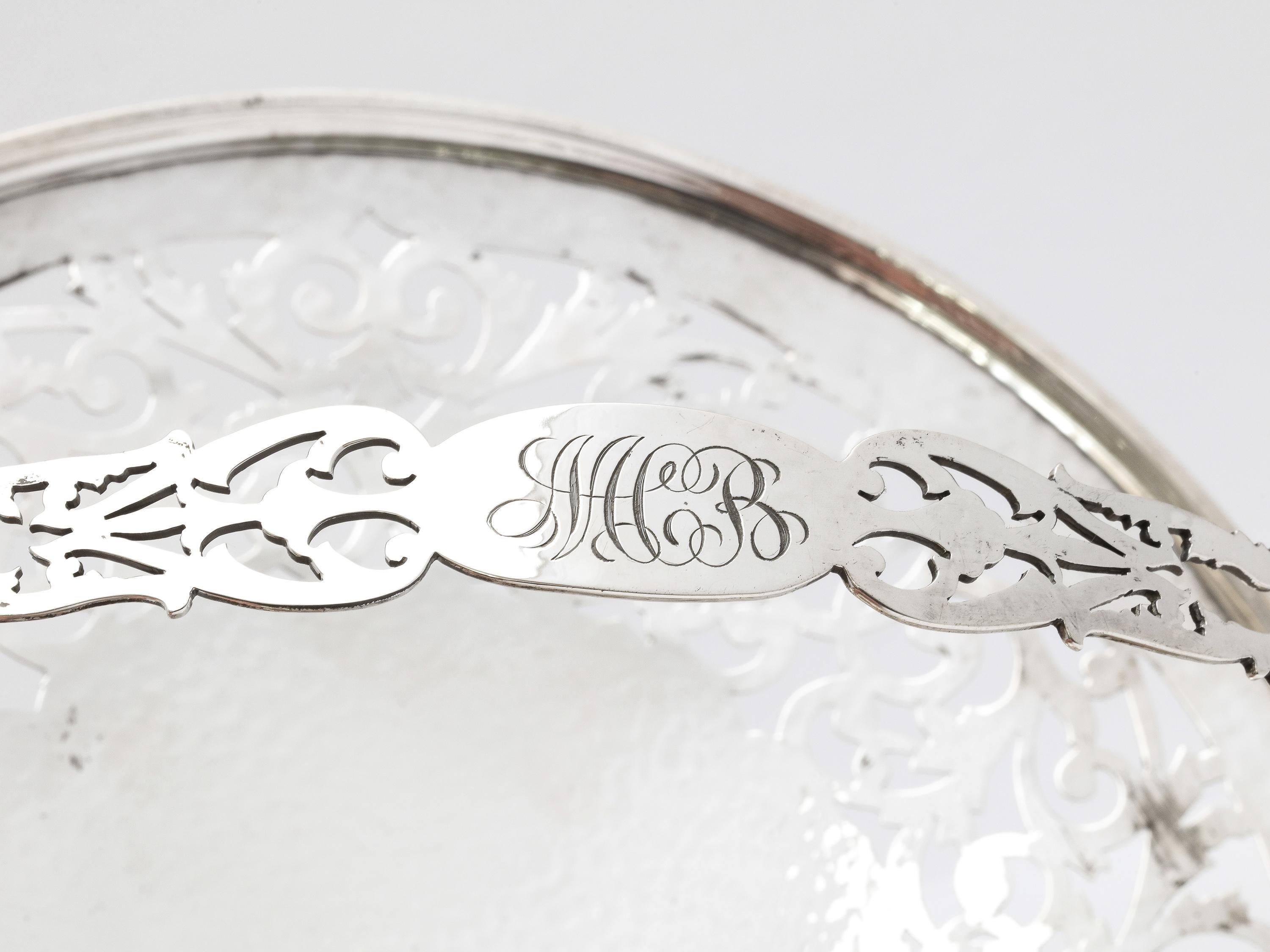 Art Nouveau Sterling Silver Pedestal Based Pierced Cake/Cookie Basket/Platter For Sale 13