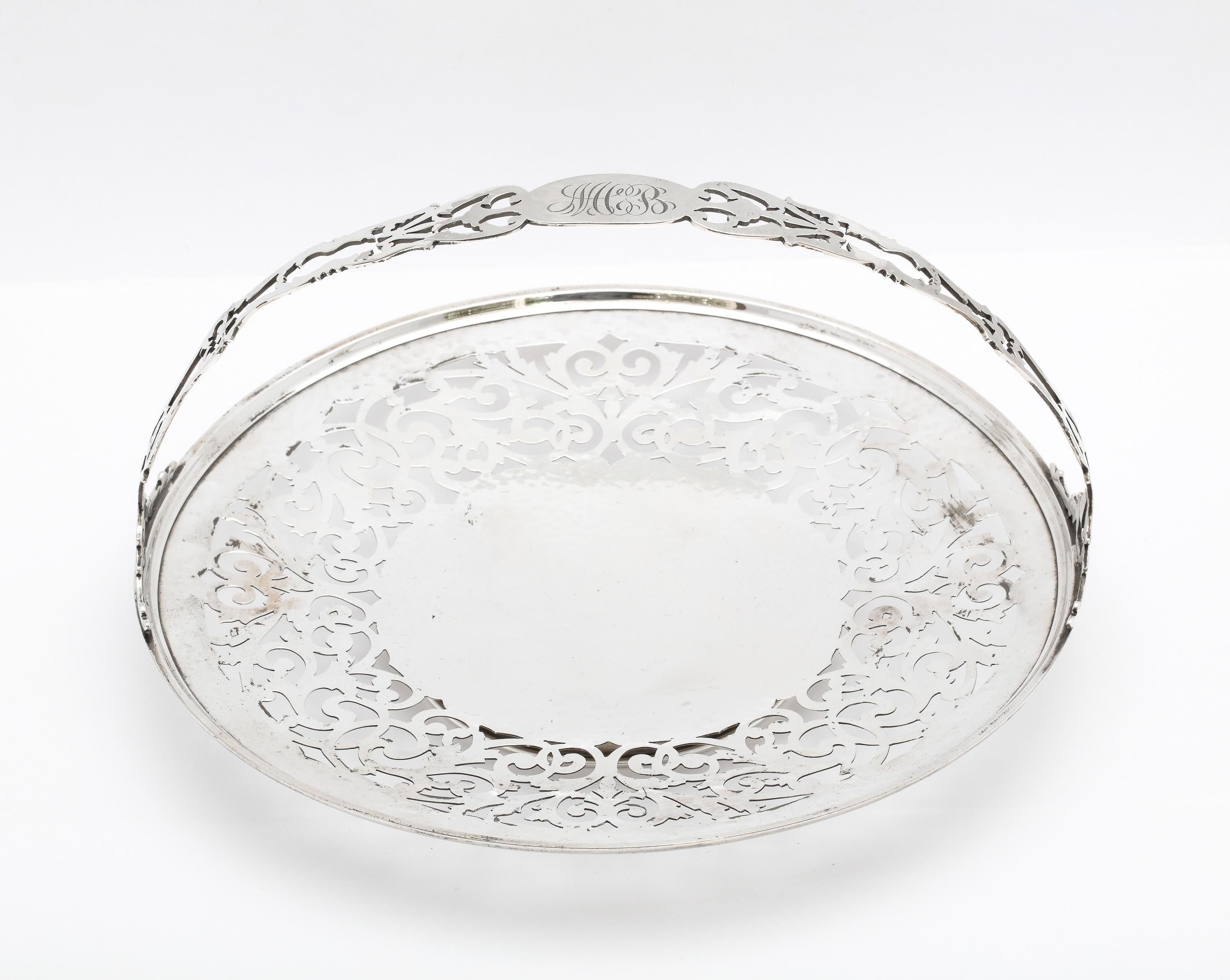 Art Nouveau Sterling Silver Pedestal Based Pierced Cake/Cookie Basket/Platter For Sale 1