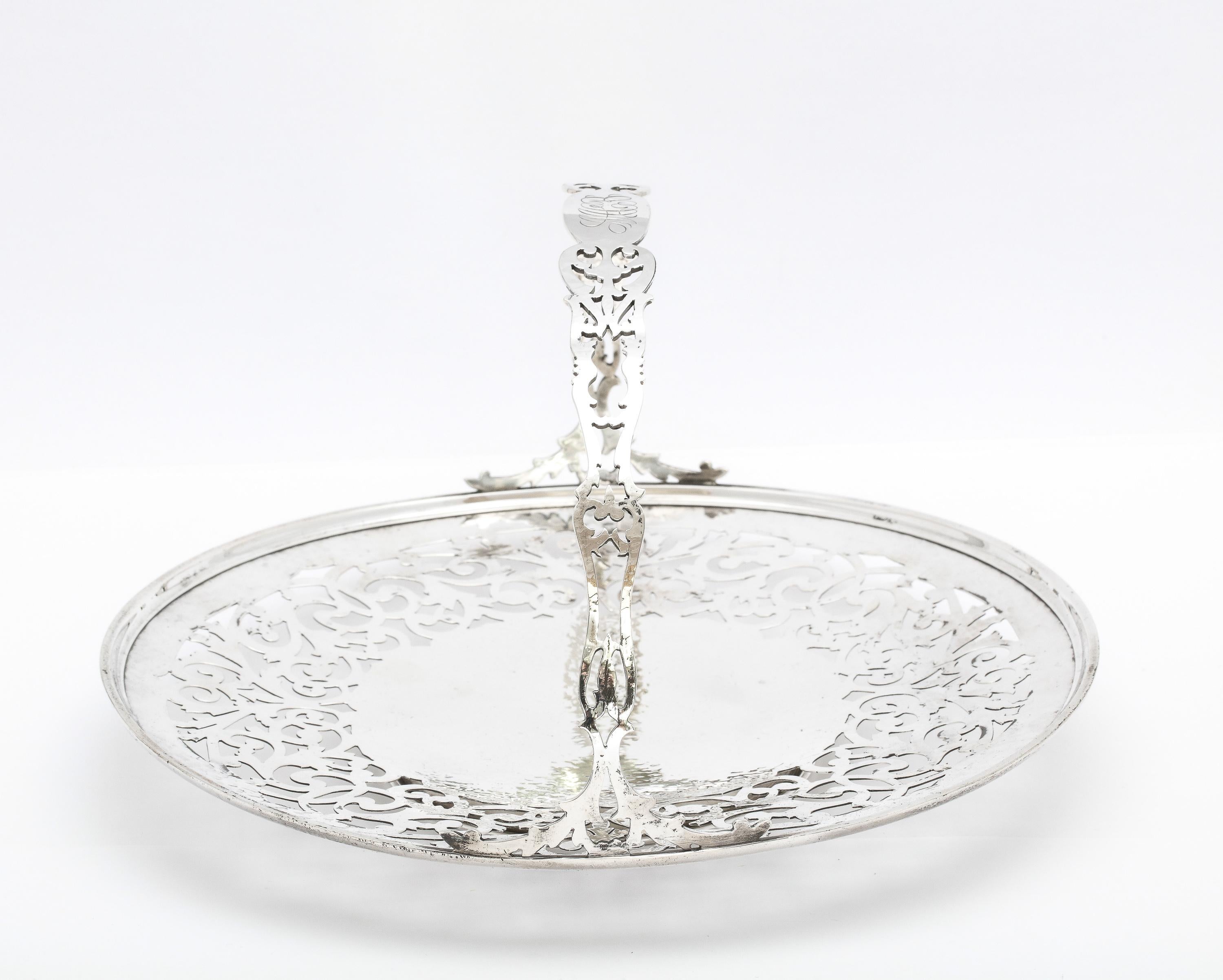 Art Nouveau Sterling Silver Pedestal Based Pierced Cake/Cookie Basket/Platter For Sale 3