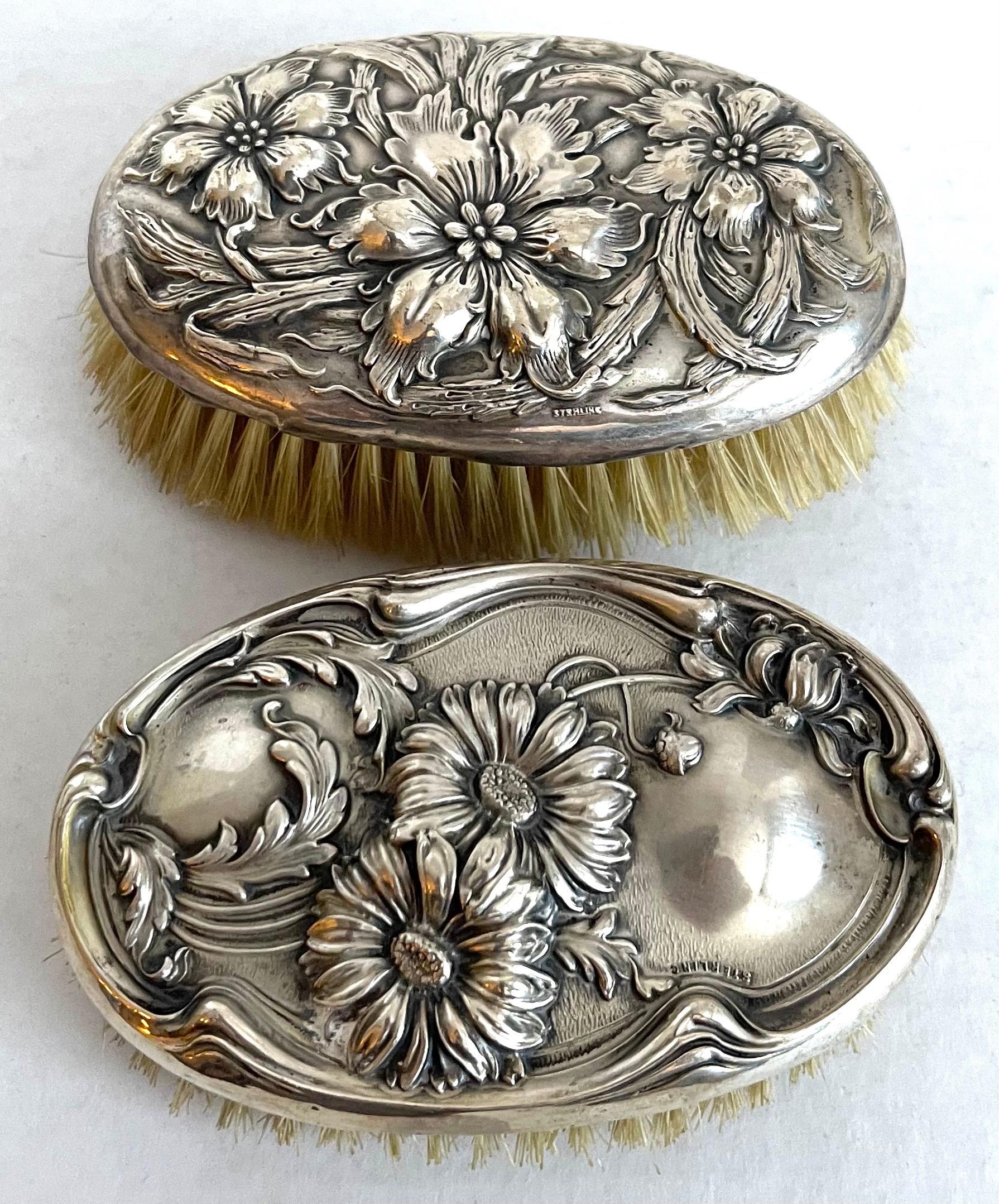 Pinceles de tocador Art Nouveau de Sterling, set de 6 en venta 3