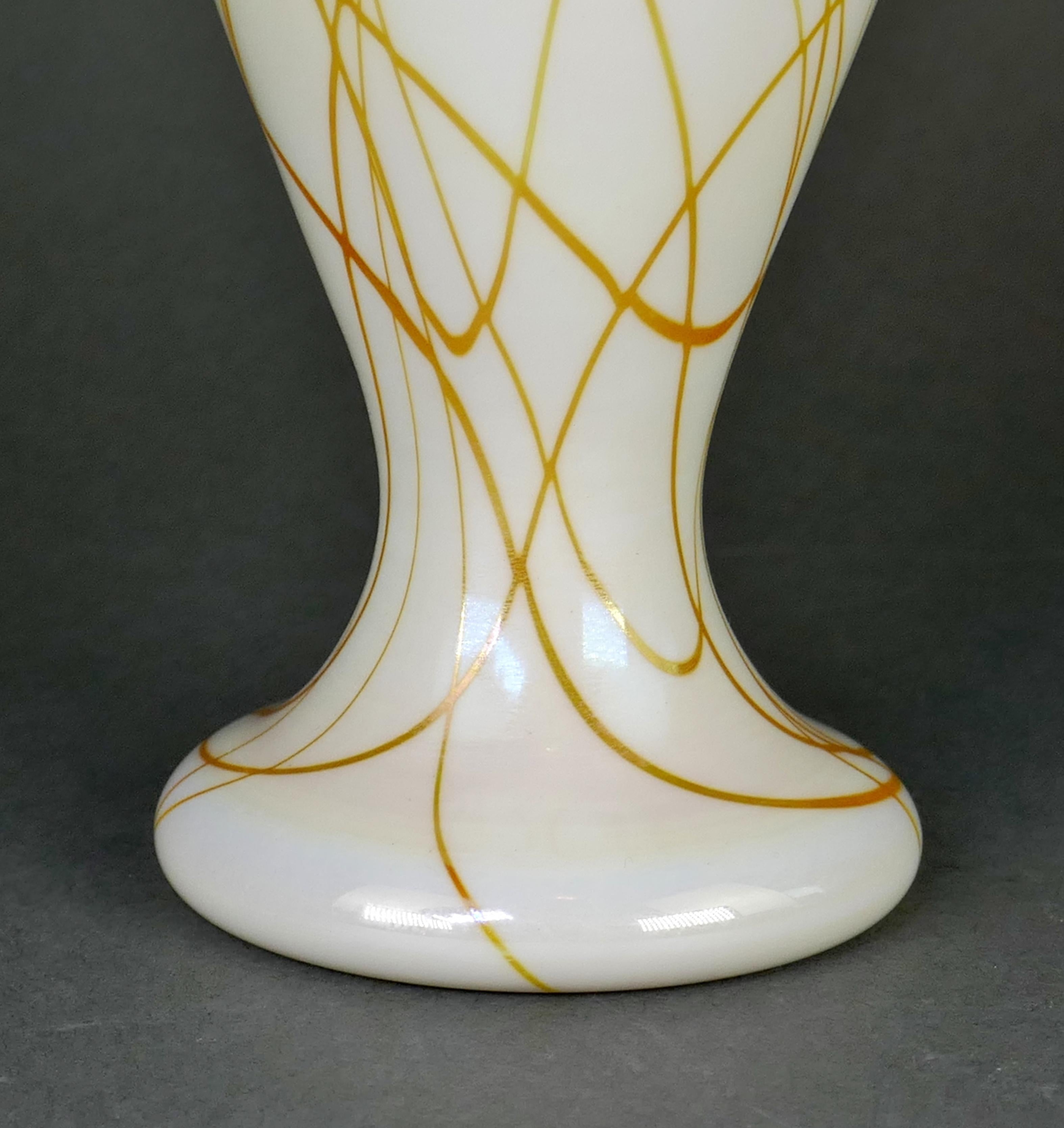 Art Nouveau Steuben Gold Aurene Heart & Vine Glass Vase In Good Condition In San Juan Capistrano, CA