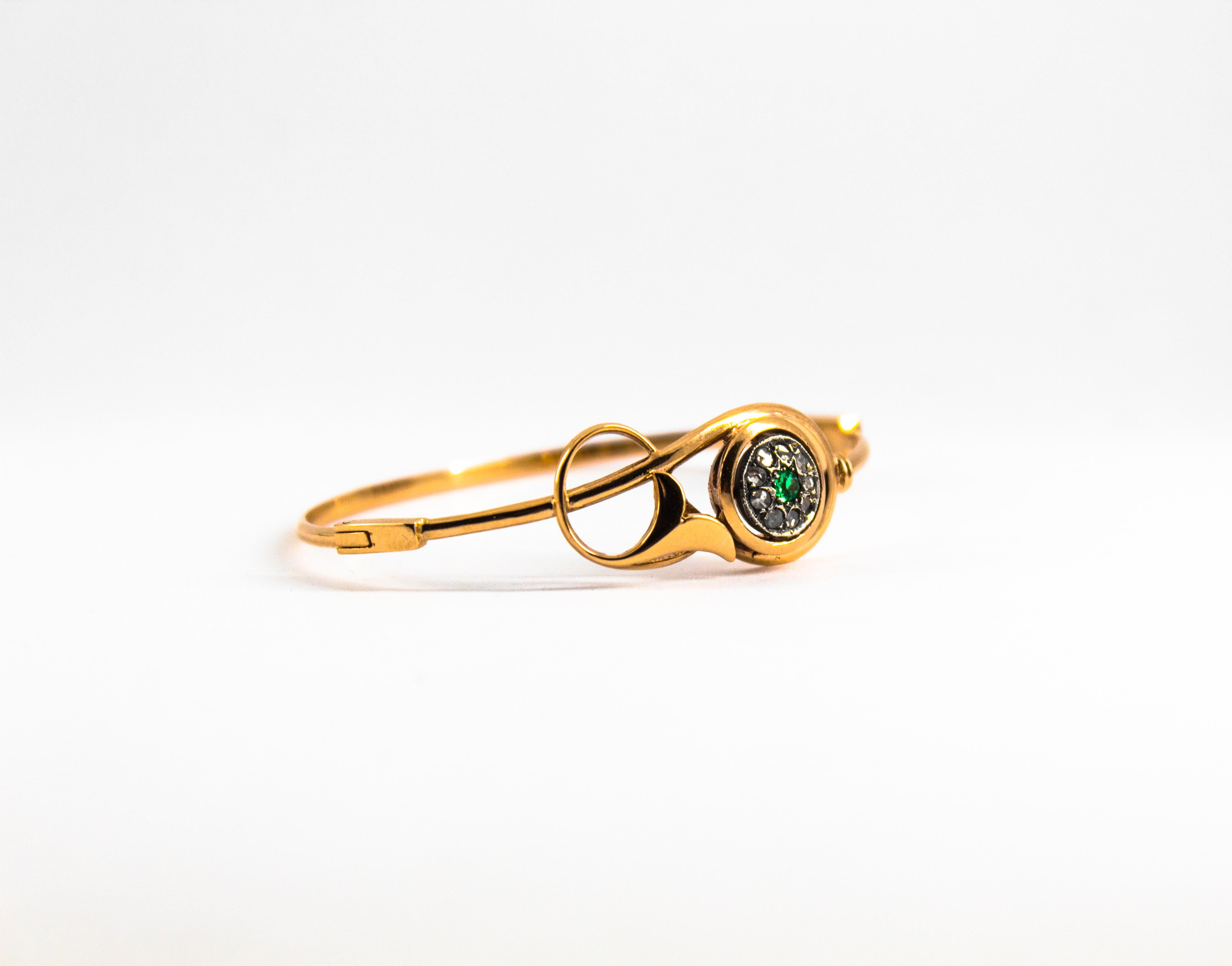 Art Nouveau Style 0.25 Carat White Diamond Emerald Yellow Gold Bangle Bracelet In New Condition For Sale In Naples, IT