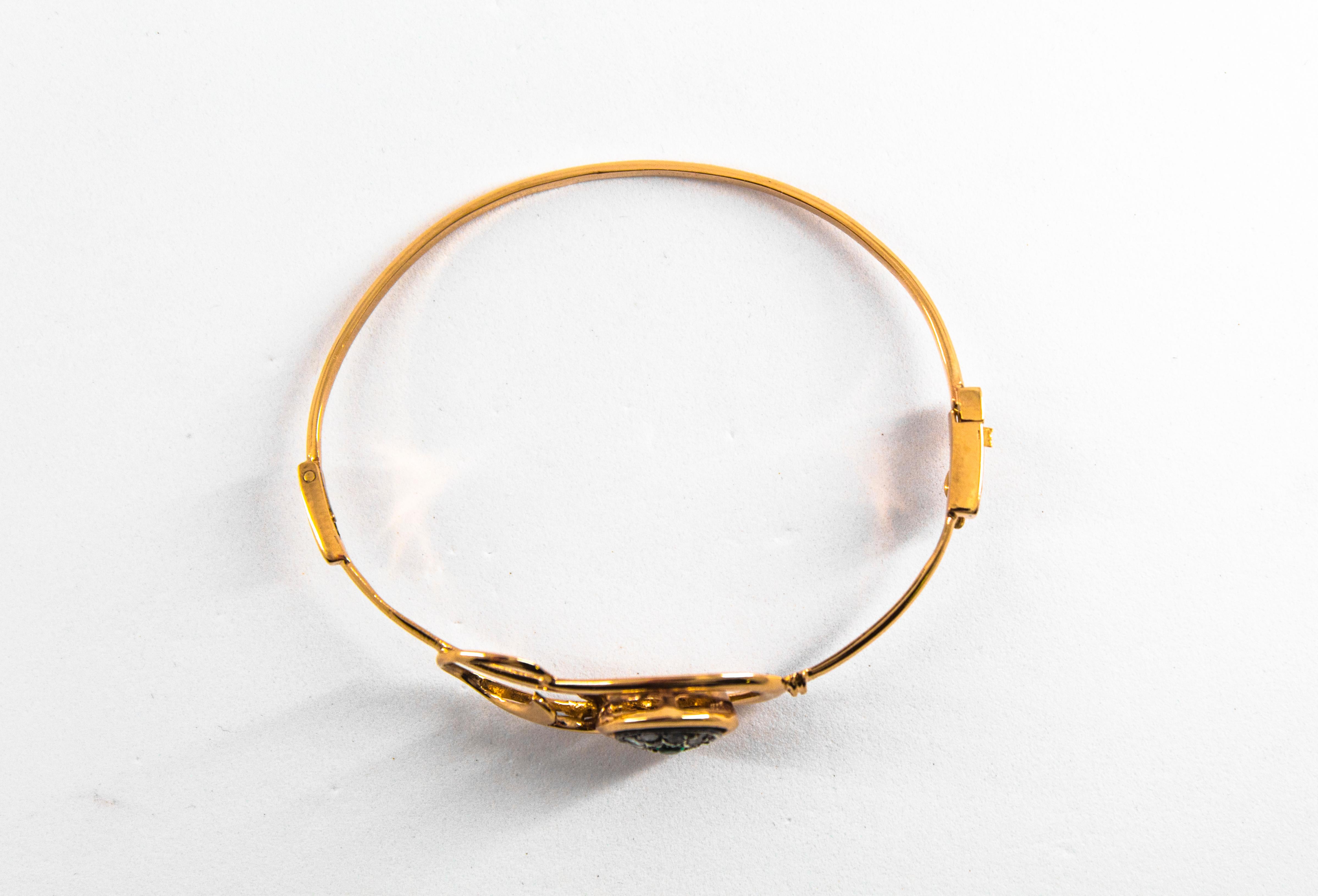 Bracelet jonc de style Art nouveau en or jaune avec diamants blancs et émeraudes de 0,25 carat en vente 3
