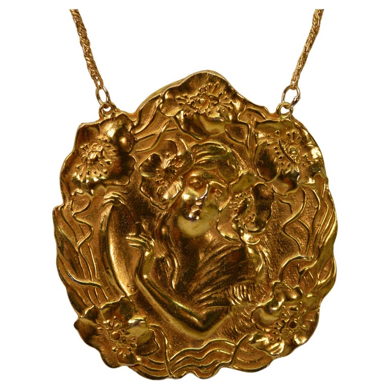 Art Nouveau Style 14 Karat Yellow Gold Pendant Necklace For Sale at 1stDibs