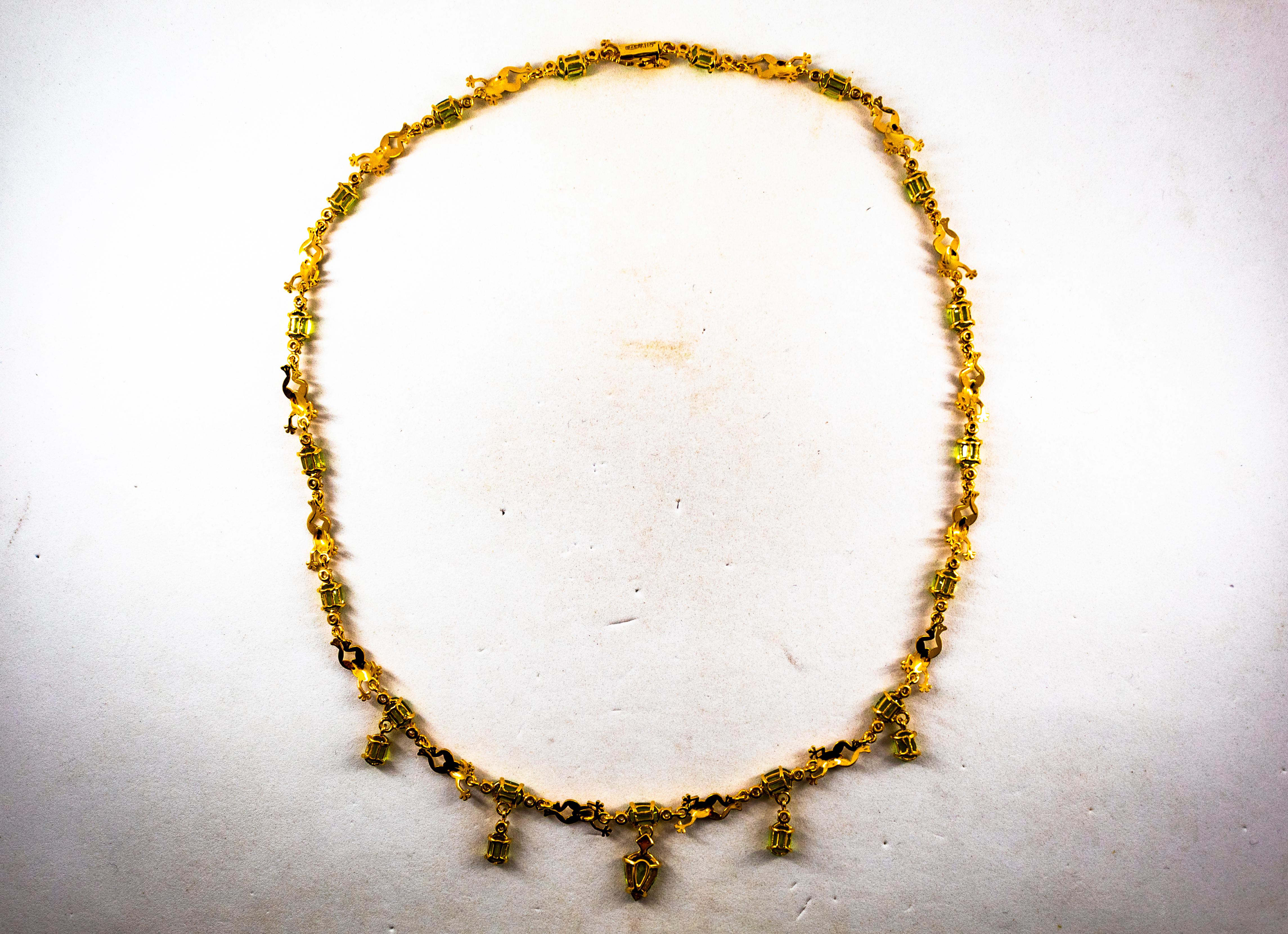 Collana in oro giallo con smalto e diamanti bianchi da 14.89 carati in stile Art Nouveau in vendita 1