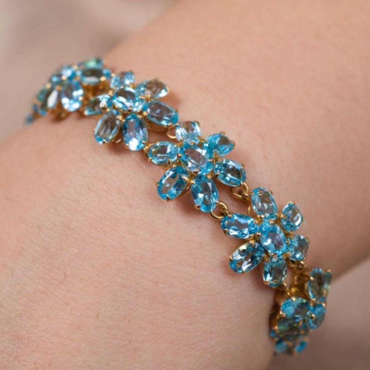 Art Nouveau Style 18k Solid Yellow Gold 38.1 CTW Blue Topaz Flower Bracelet For Sale 1