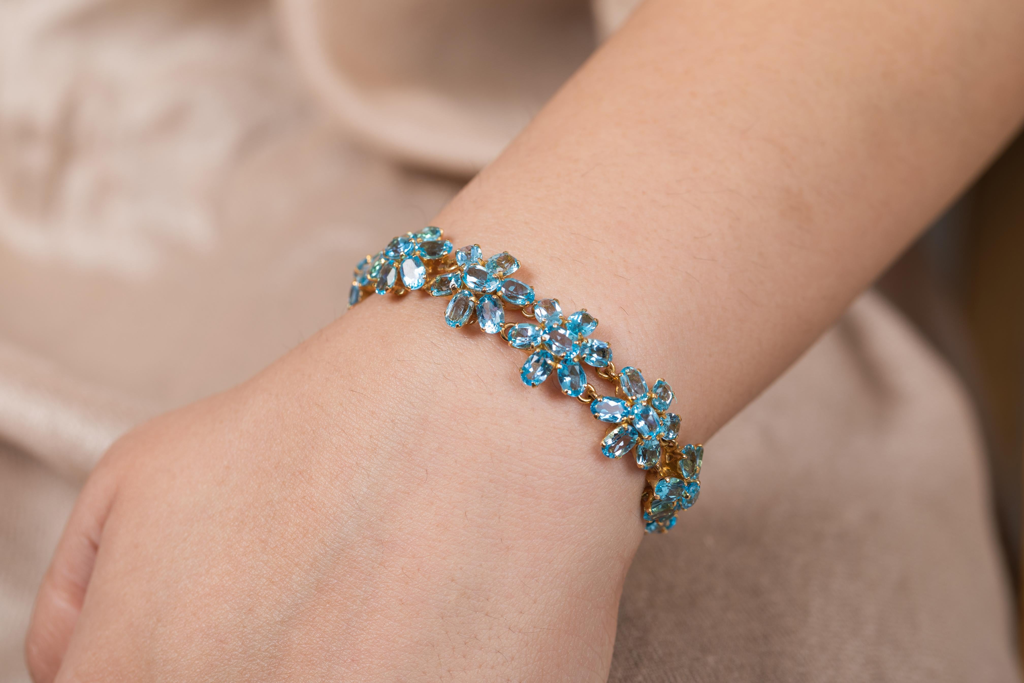 Art Nouveau Style 18k Solid Yellow Gold 38.1 CTW Blue Topaz Flower Bracelet For Sale 3